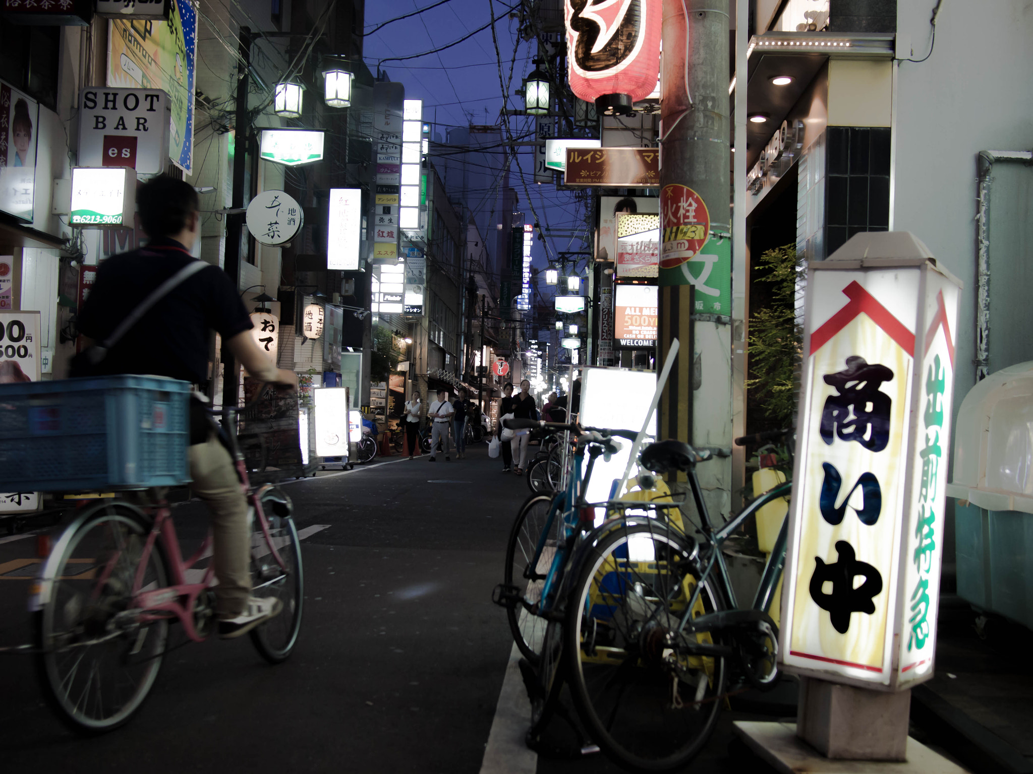 Olympus PEN E-PL6 + Panasonic Lumix G 20mm F1.7 ASPH sample photo. Biking photography