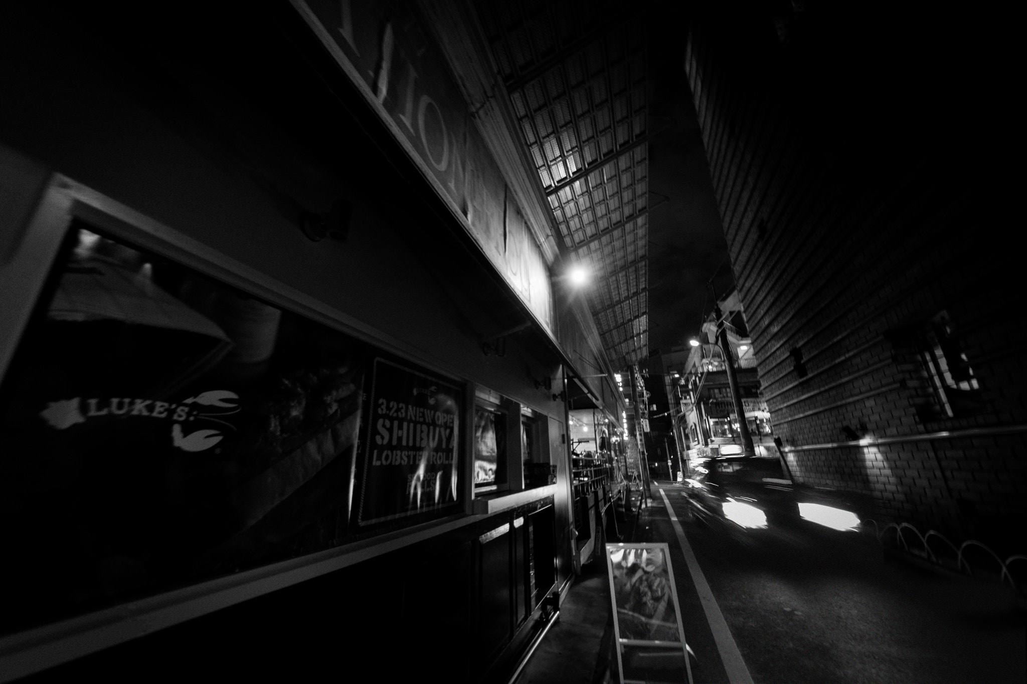 Sigma 8-16mm F4.5-5.6 DC HSM sample photo. Tokyo back street. photography