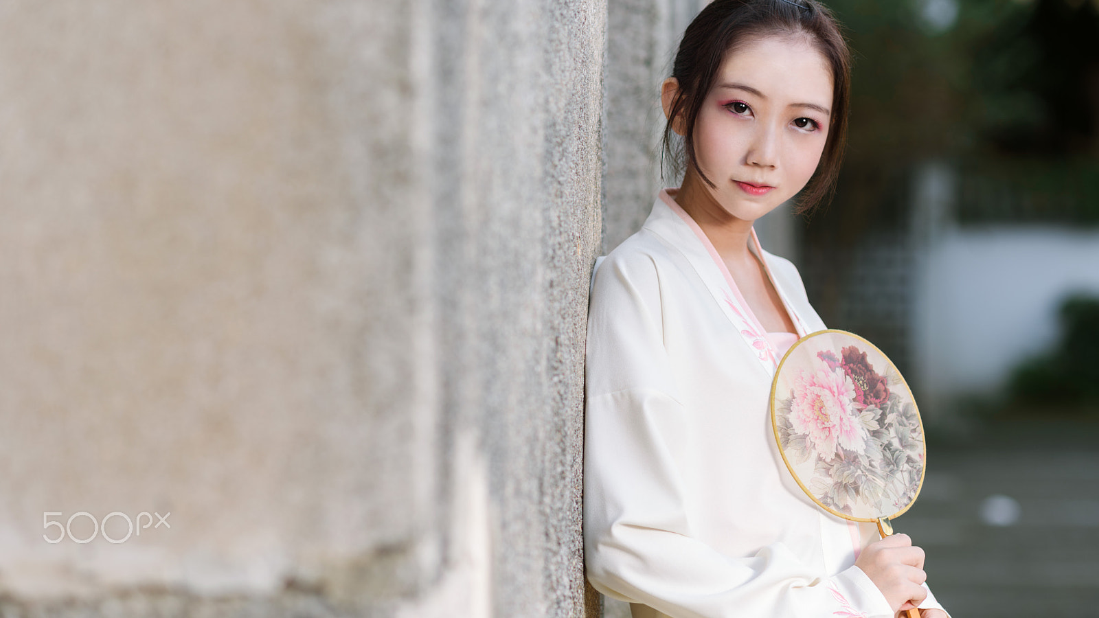 Nikon D750 + Nikon AF Nikkor 105mm F2D DC sample photo. Ancient village portrait with old dressing photography