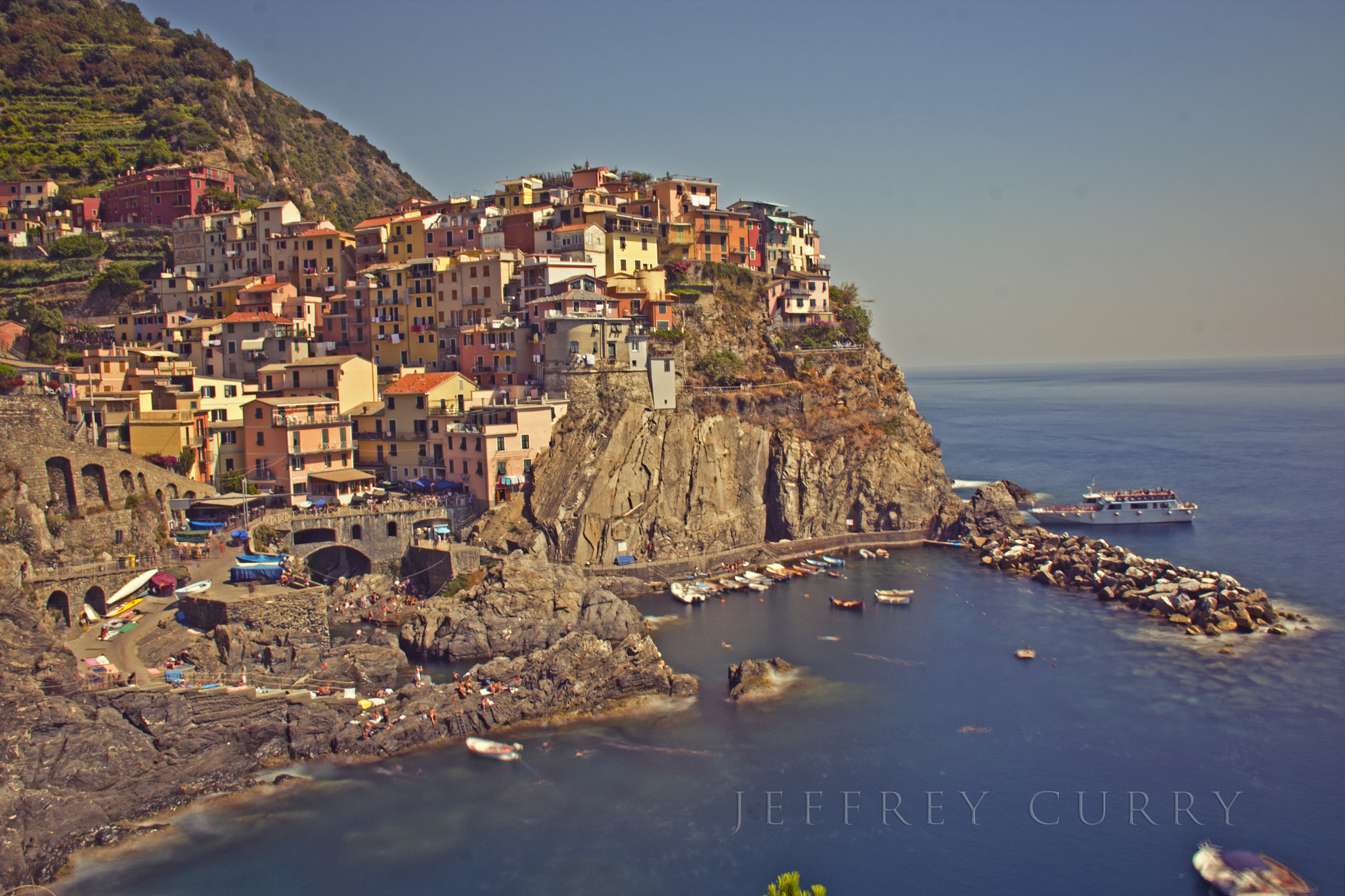 Canon EF-S 18-200mm F3.5-5.6 IS sample photo. Cinque terre photography