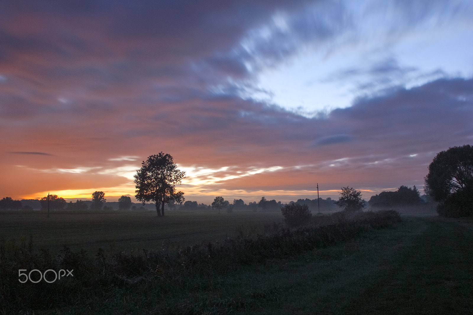 Canon EOS 600D (Rebel EOS T3i / EOS Kiss X5) sample photo. Sunset colors in the sky photography