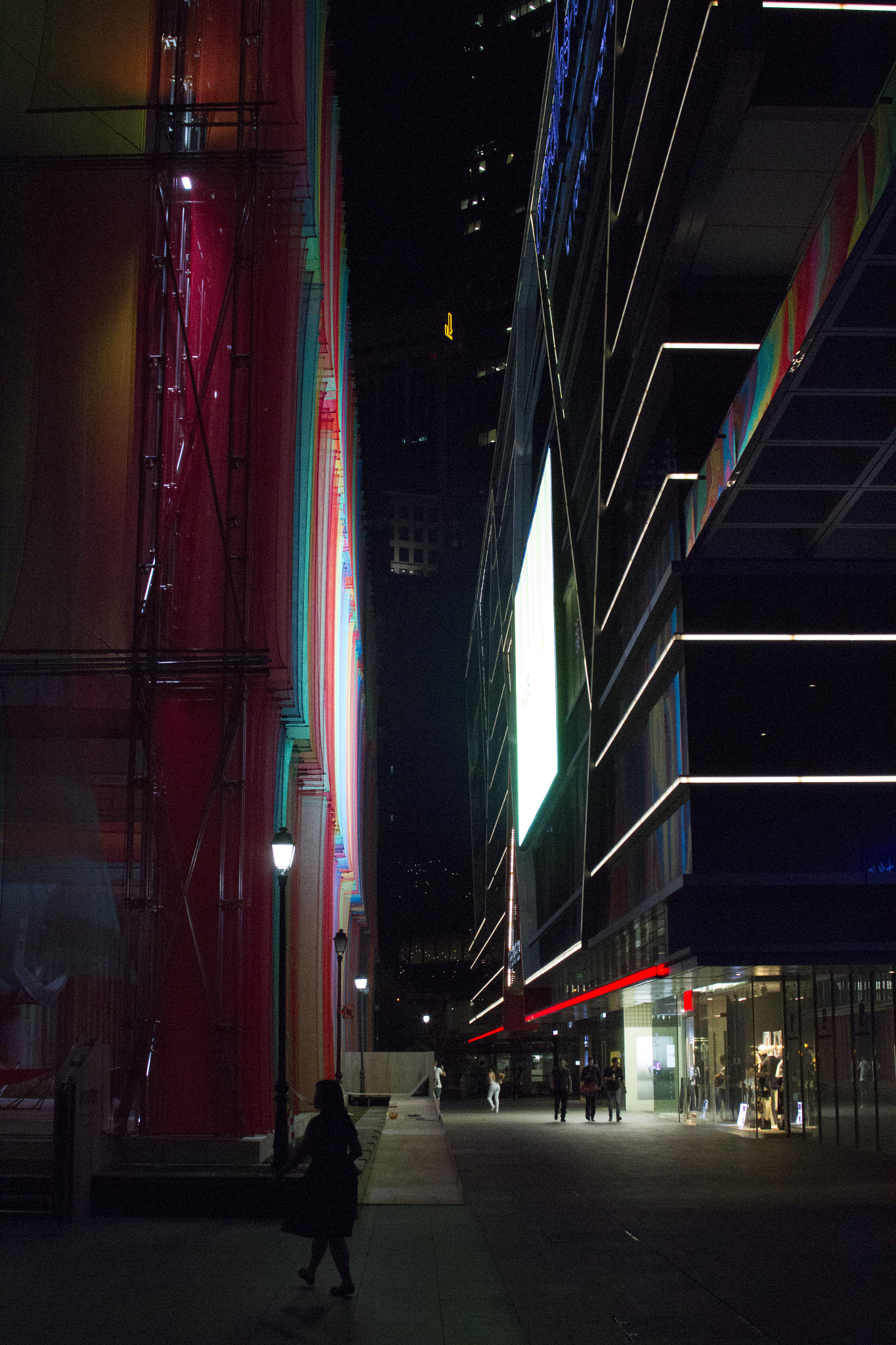 Canon EF 28-300mm F3.5-5.6L IS USM sample photo. Glass photography