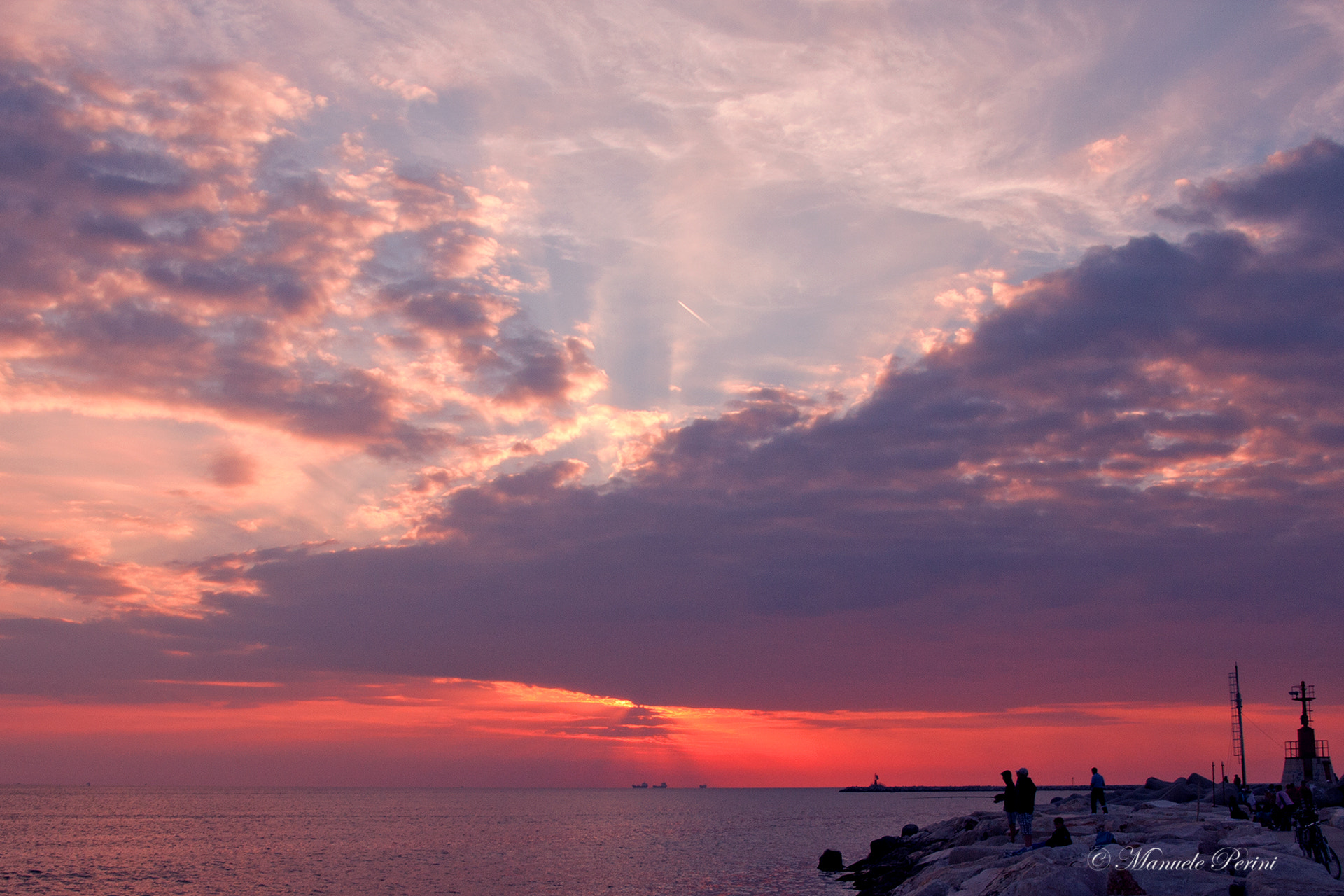 Sigma 17-70mm F2.8-4 DC Macro OS HSM sample photo. Sunrise of late summer photography
