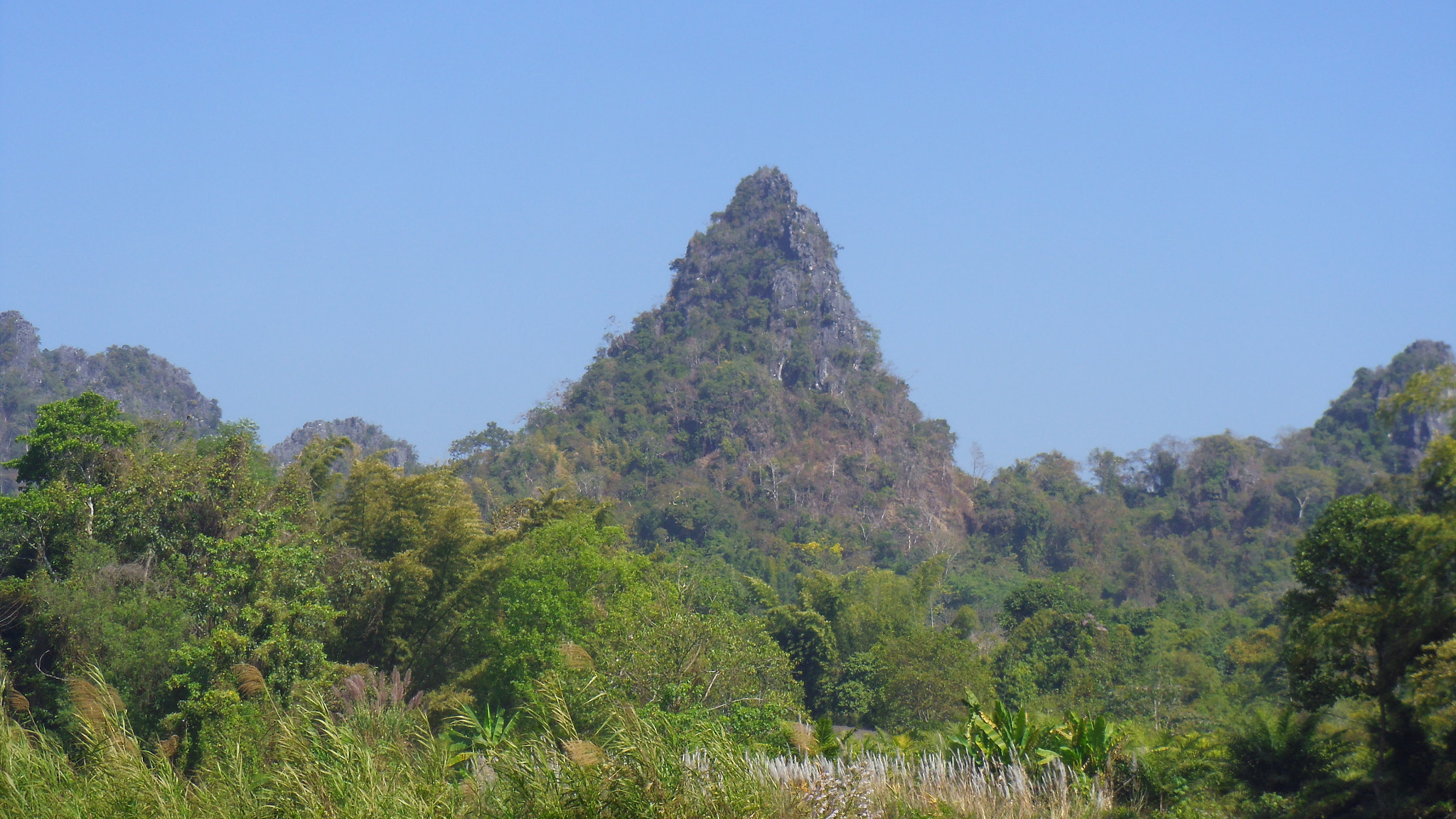 Pentax OPTIO LS465 sample photo. Indiana jones mountain in phu toei photography