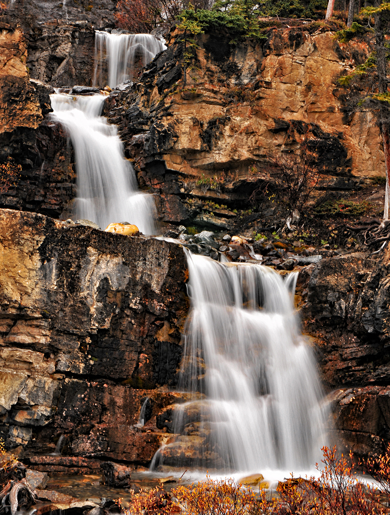 Sigma 17-70mm F2.8-4 DC Macro OS HSM | C sample photo. Tangle falls photography