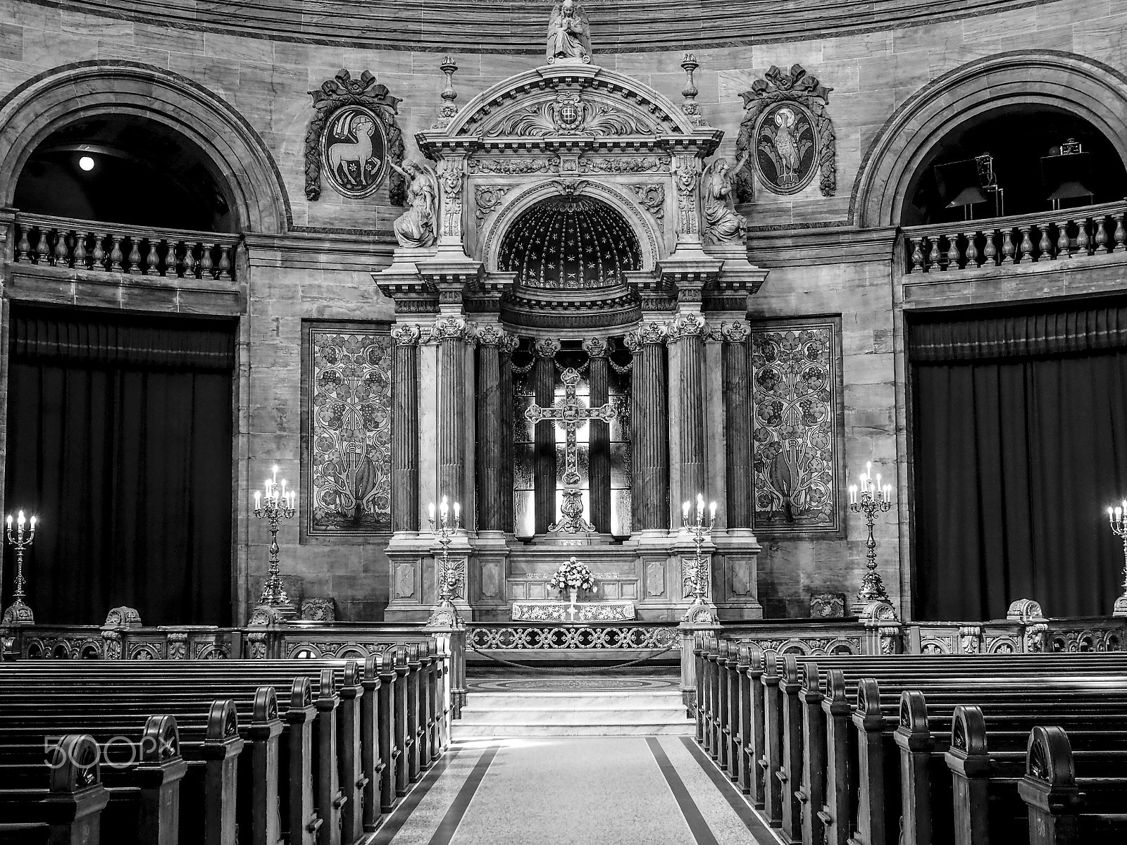 Olympus OM-D E-M5 + Panasonic Leica DG Summilux 25mm F1.4 II ASPH sample photo. The alter, copenhagen photography