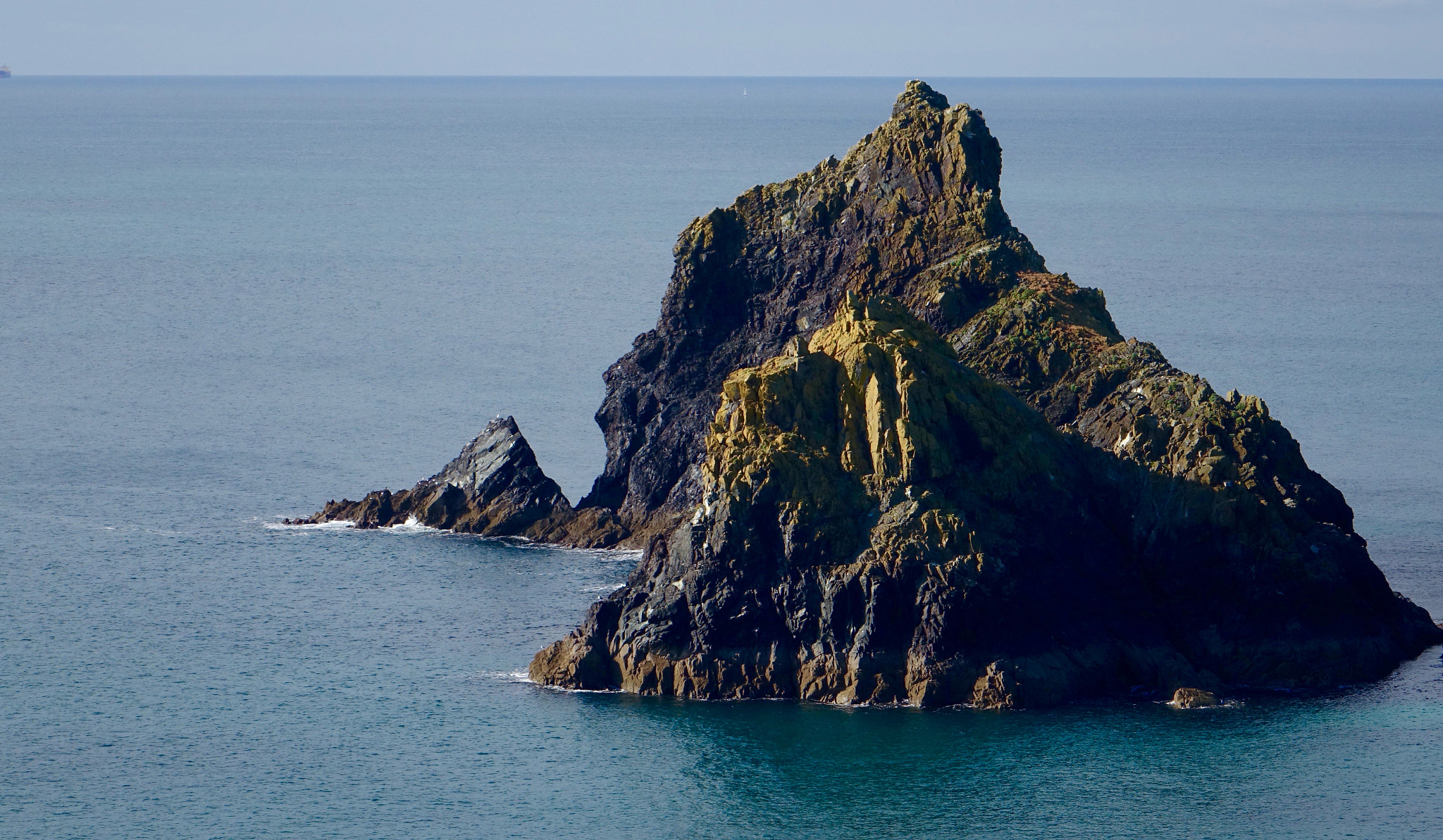 Sony Cyber-shot DSC-RX10 + Sony 24-200mm F2.8 sample photo. The bishop.......one of the islands off the lizard peninsula at kynance..... photography