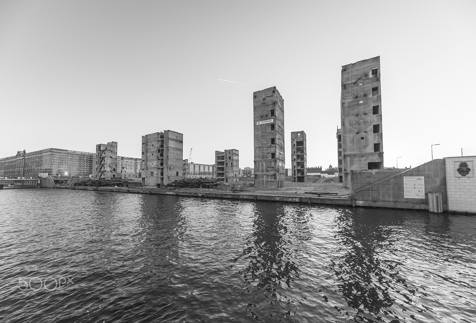 Nikon D700 + Sigma 12-24mm F4.5-5.6 EX DG Aspherical HSM sample photo. Remains of the palace of the republic (former gdr) photography