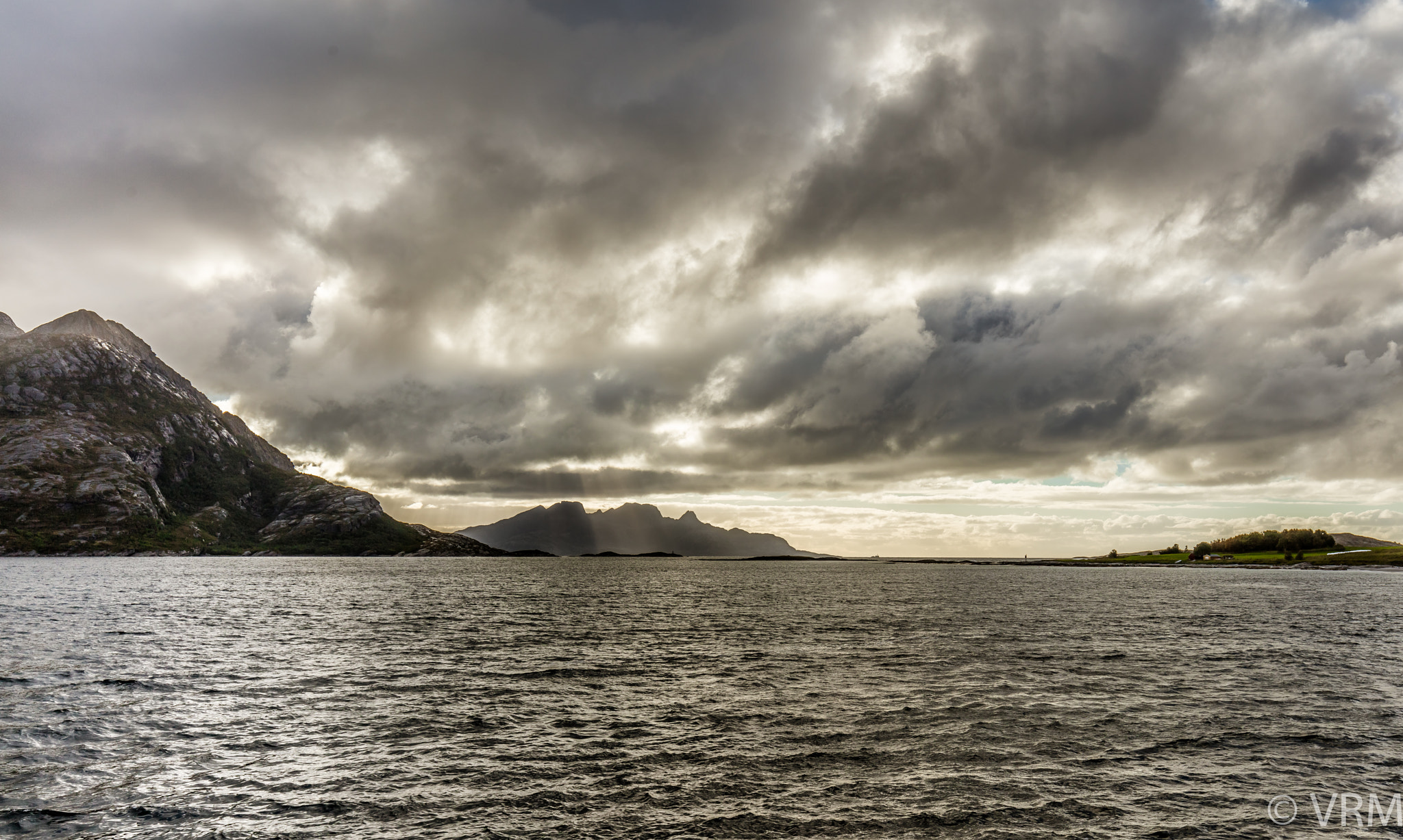 Canon EOS 5DS + Canon EF 16-35mm F4L IS USM sample photo. Mistenfjord photography