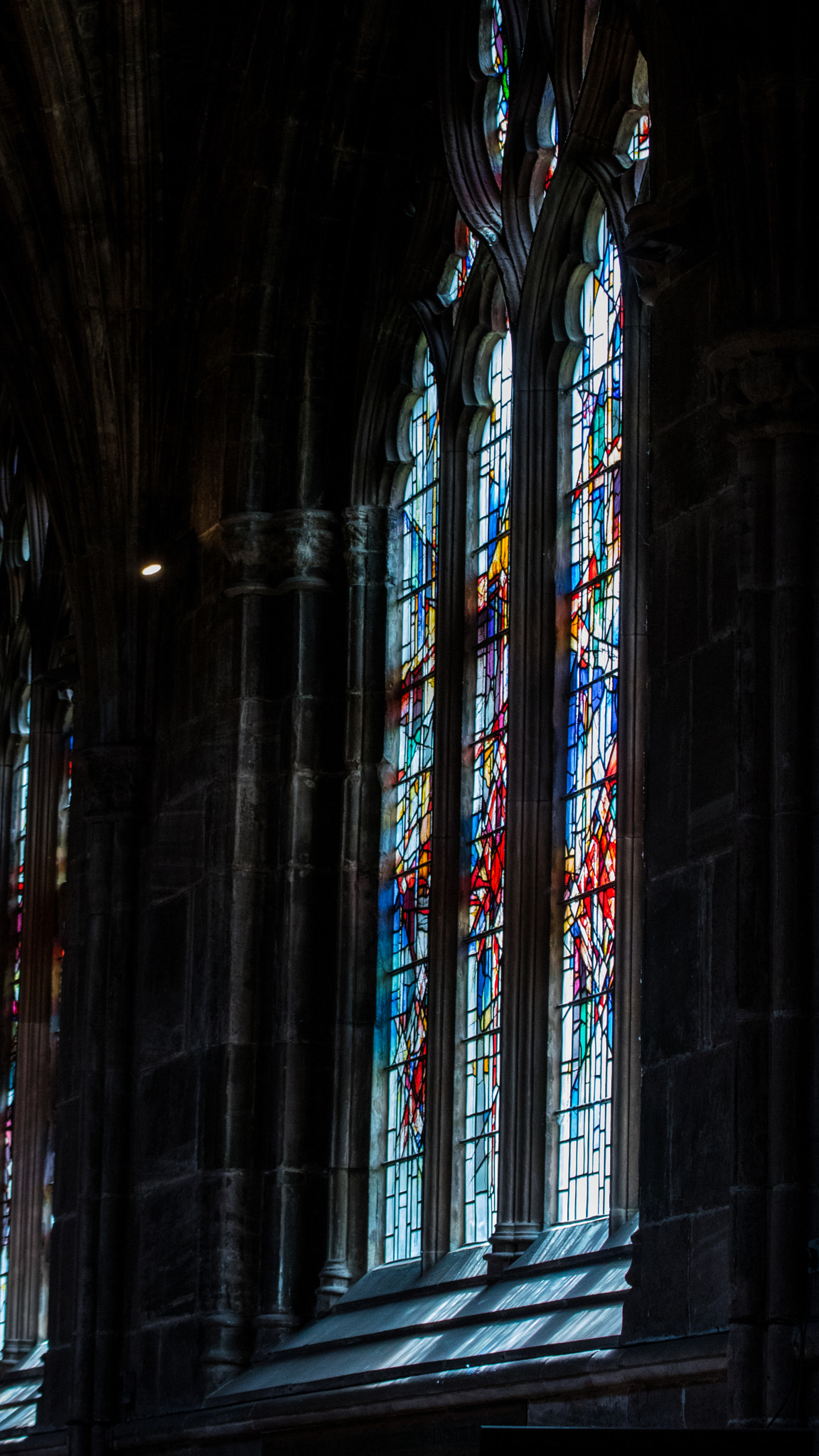 Canon EOS 750D (EOS Rebel T6i / EOS Kiss X8i) + Tamron SP 35mm F1.8 Di VC USD sample photo. Chester cathedral#1 photography