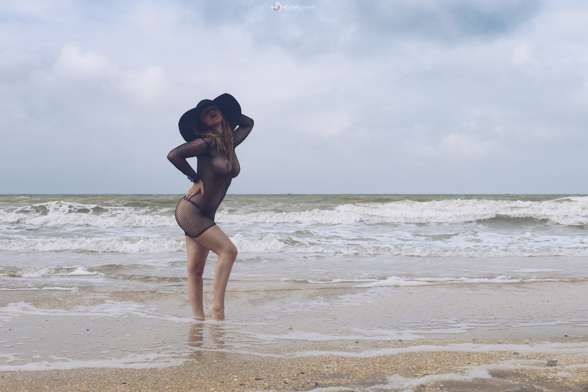 Sony a99 II + Sigma 35mm F1.4 DG HSM Art sample photo. Mélanie at the beach photography