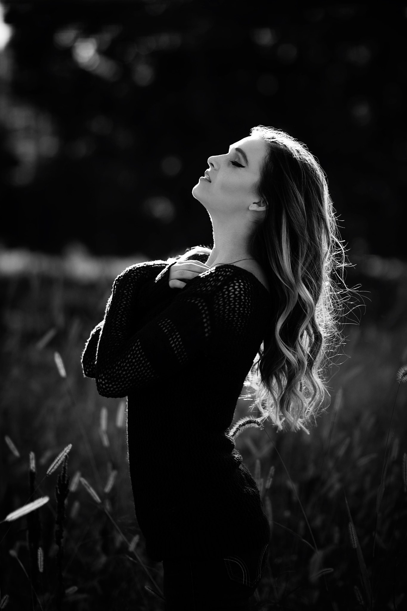 Canon EF 85mm F1.2 sample photo. Caught in the contrast photography