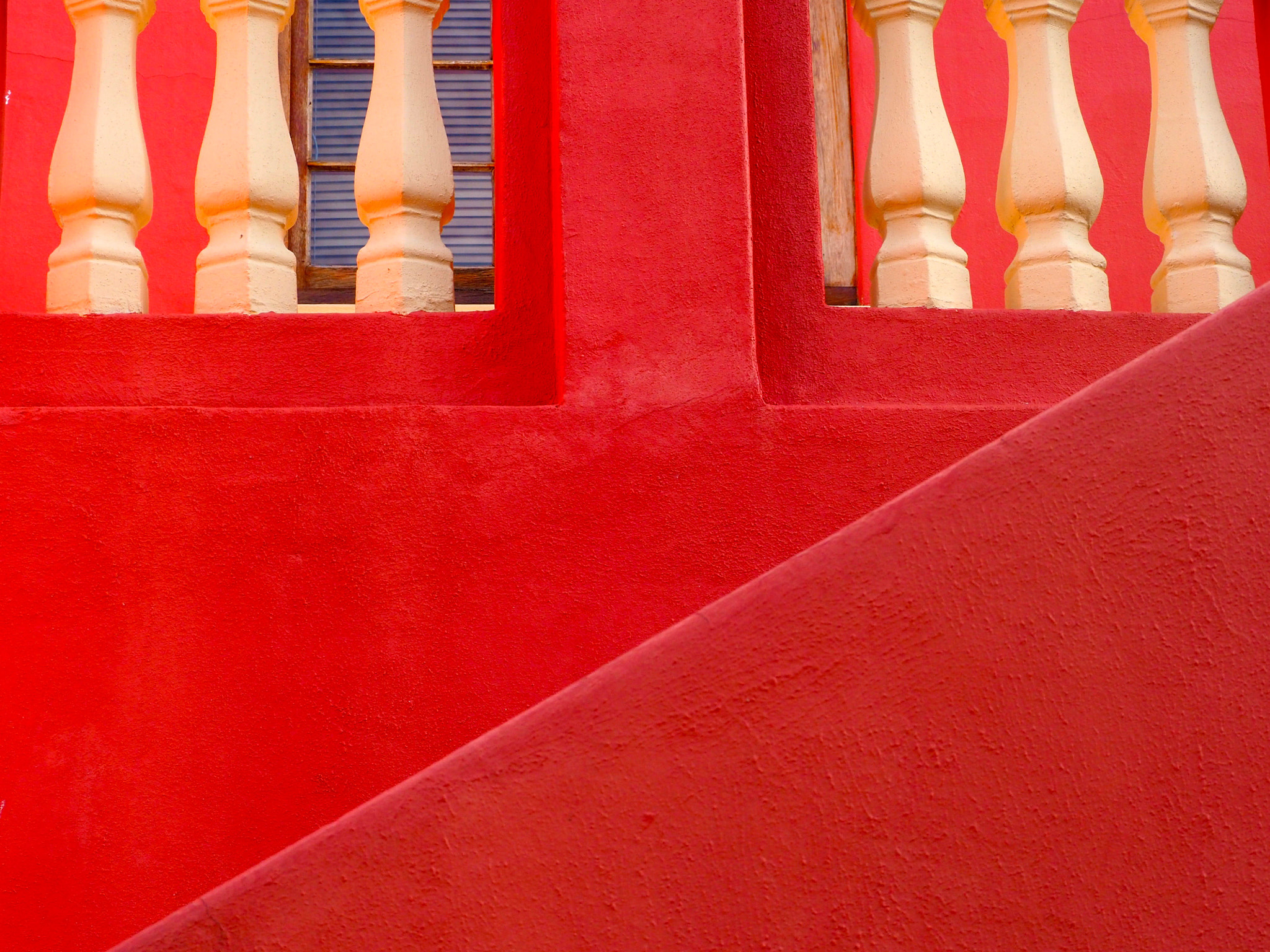 Olympus OM-D E-M5 II sample photo. Urban detail photography