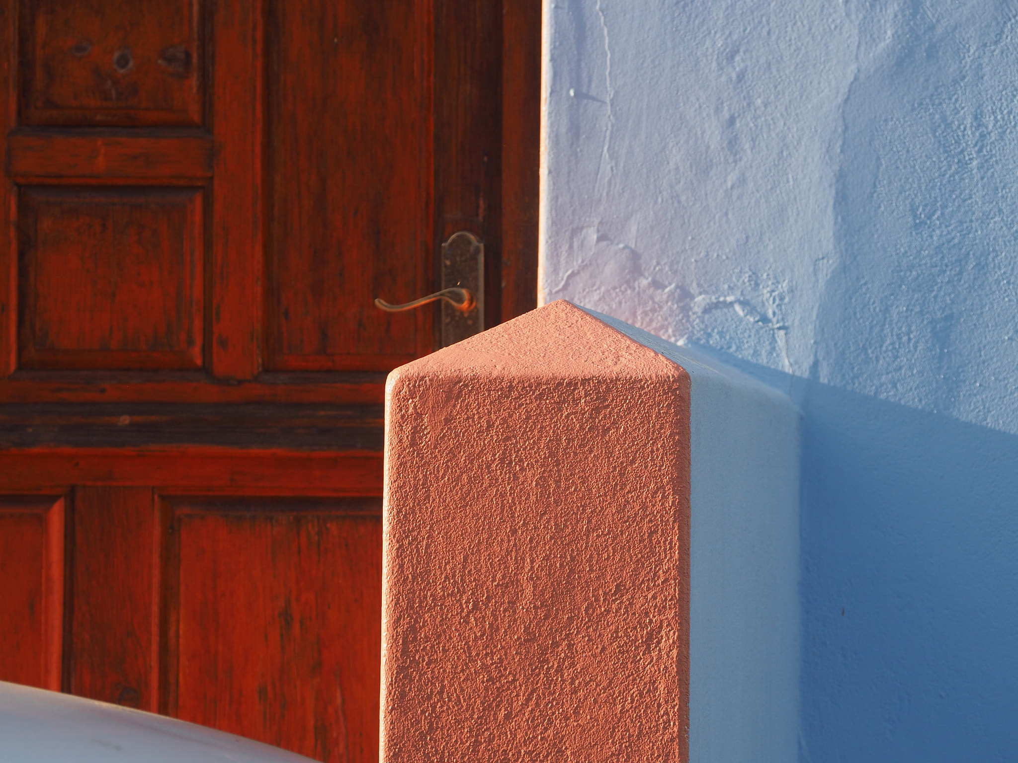 Olympus OM-D E-M5 II sample photo. Urban detail photography