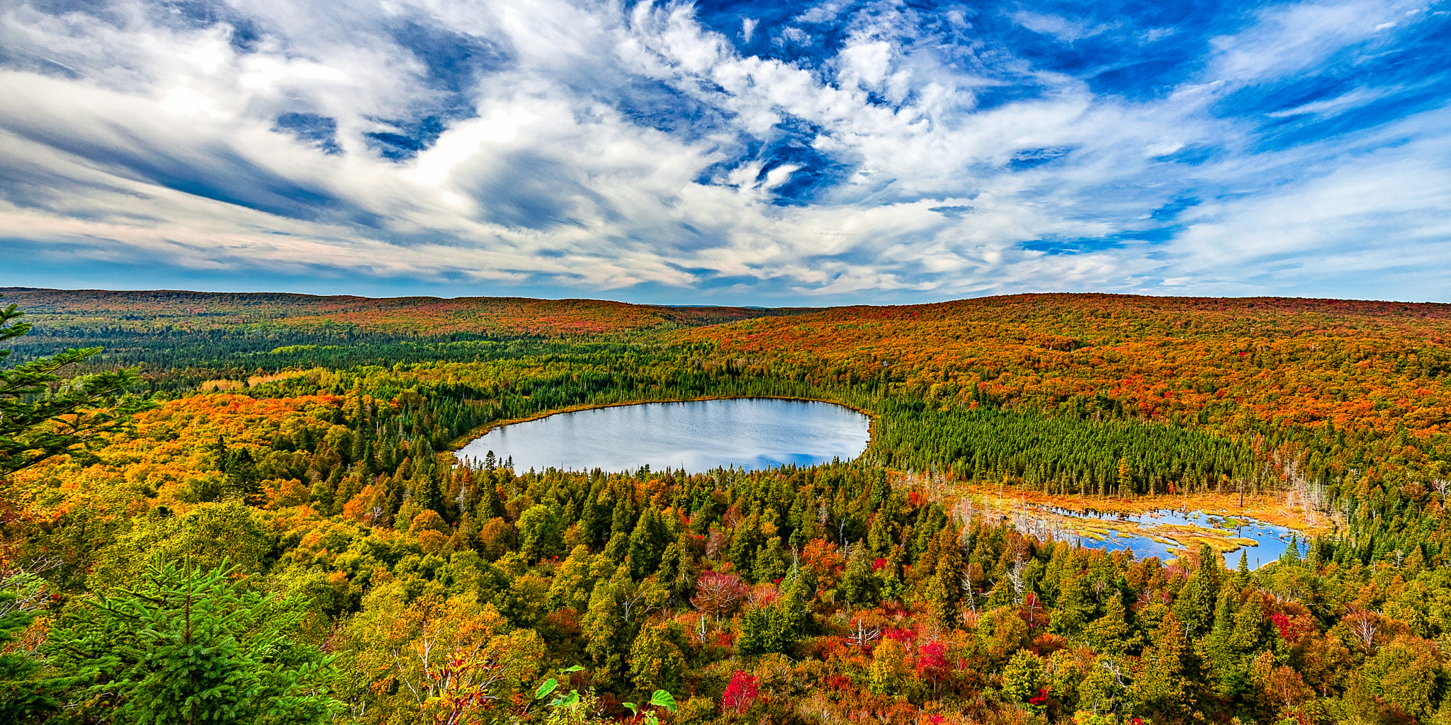 Canon EOS 5D Mark II + Canon EF 16-35mm F4L IS USM sample photo. Fall colors at oberg mountain photography