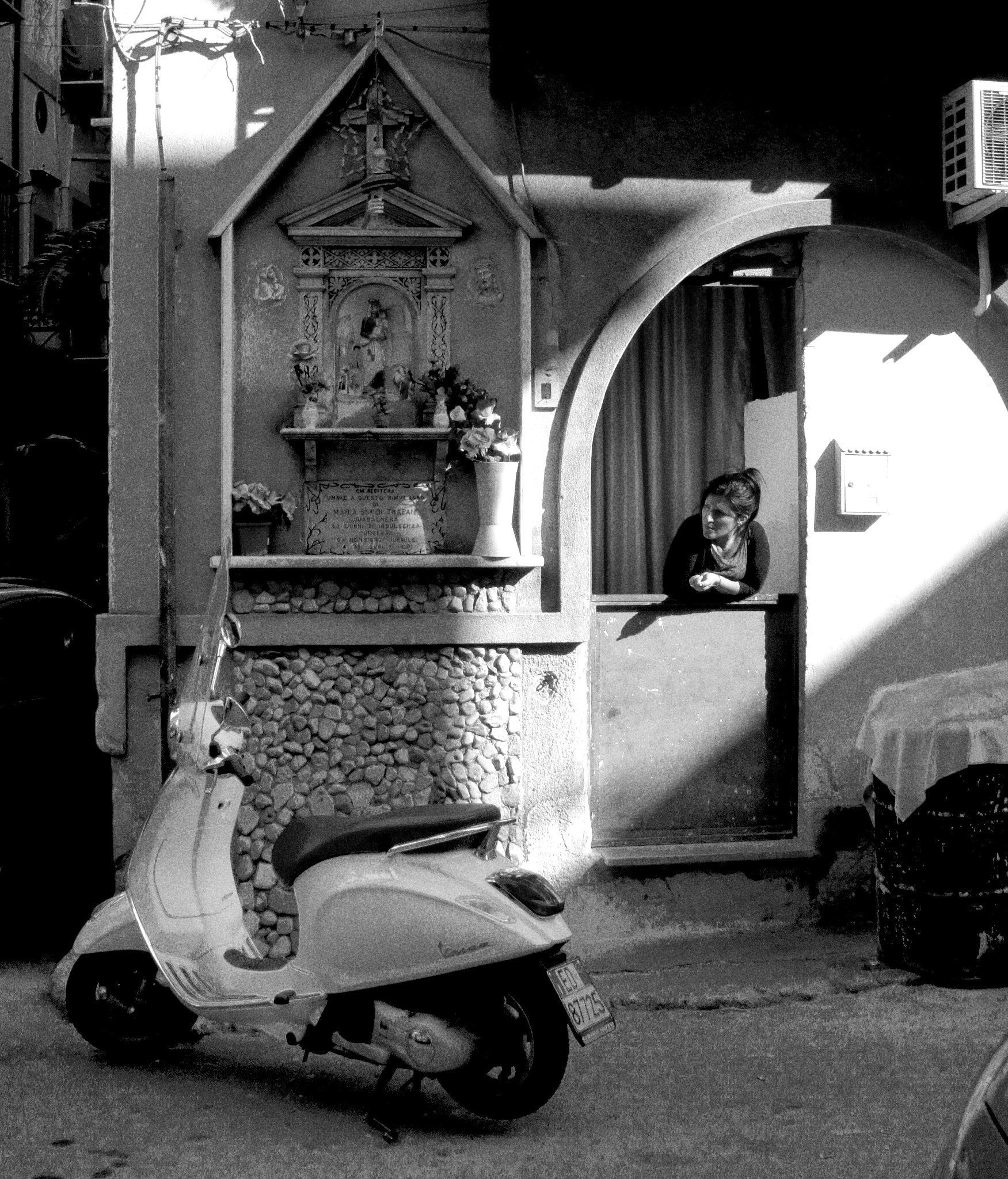 Tamron 18-200mm F3.5-6.3 Di III VC sample photo. Palermo, italy (b&w) photography