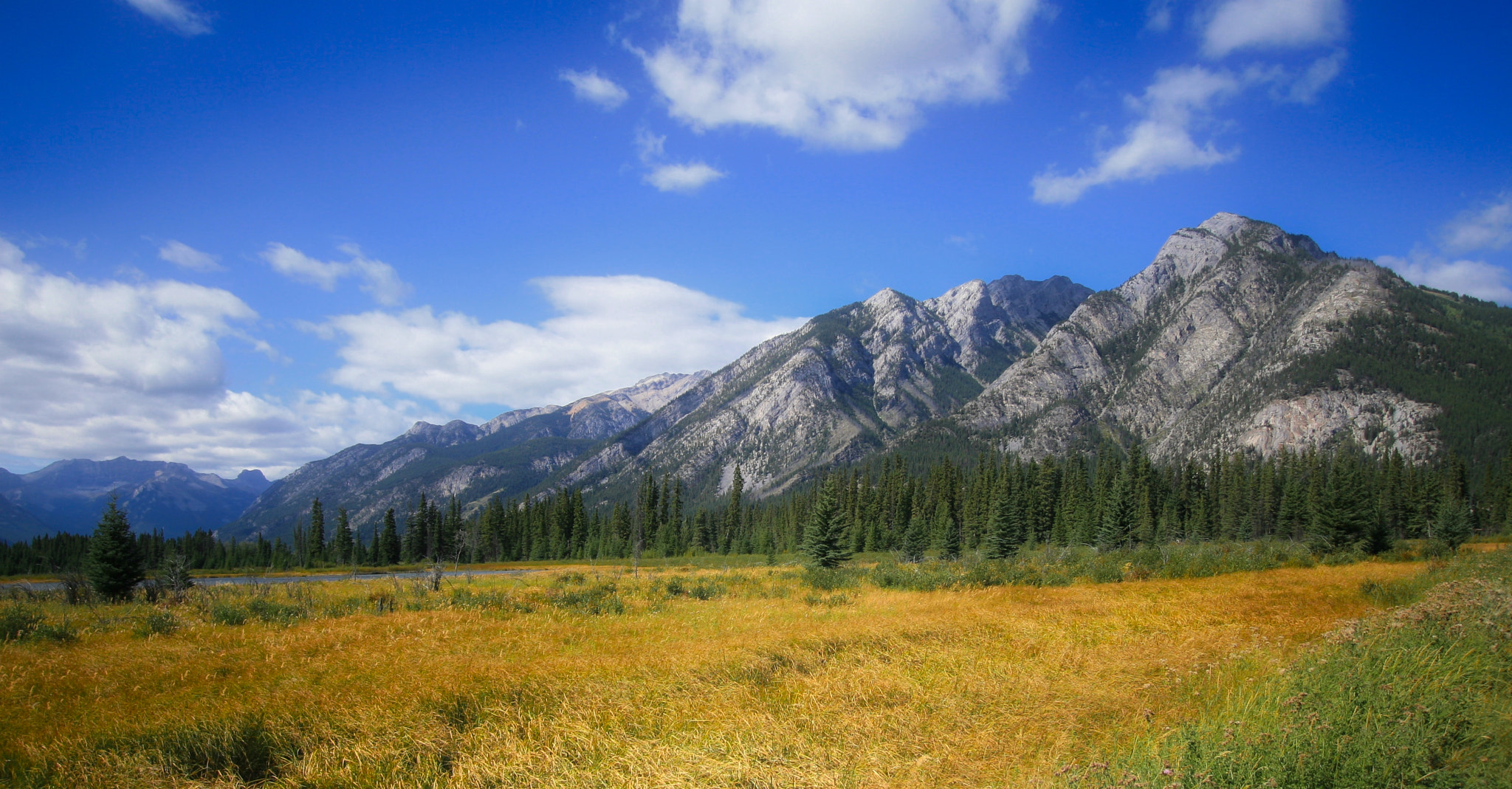 Canon EOS 30D + Canon EF-S 10-22mm F3.5-4.5 USM sample photo. Banff landscape photography