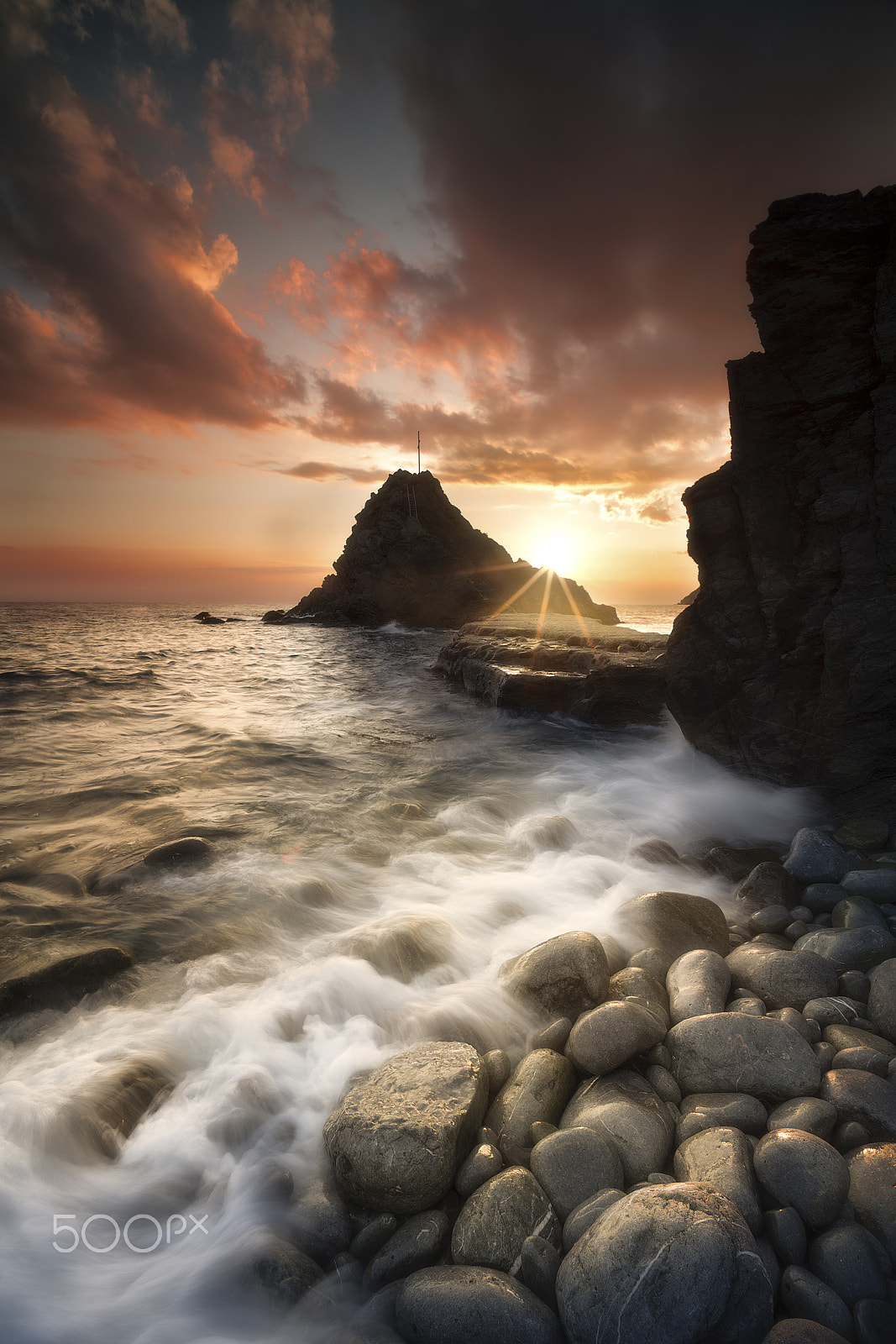 Sony a7R II + Voigtlander SUPER WIDE-HELIAR 15mm F4.5 III sample photo. Asseu  sunset photography