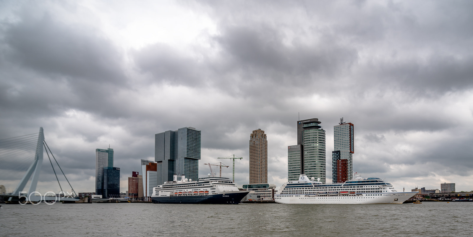 Nikon D750 + Sigma 17-35mm F2.8-4 EX DG  Aspherical HSM sample photo. Cruise schepen rotterdam 2016 photography