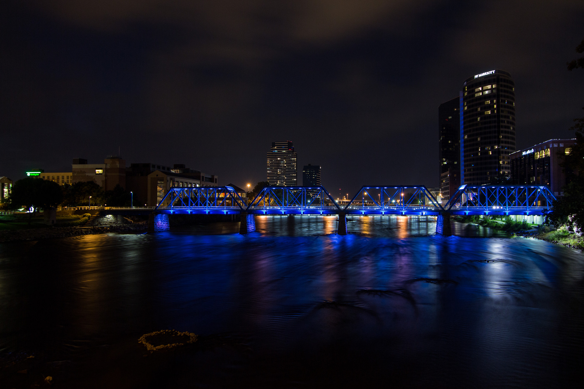 Canon EOS 700D (EOS Rebel T5i / EOS Kiss X7i) sample photo. Love of the blue bridge photography