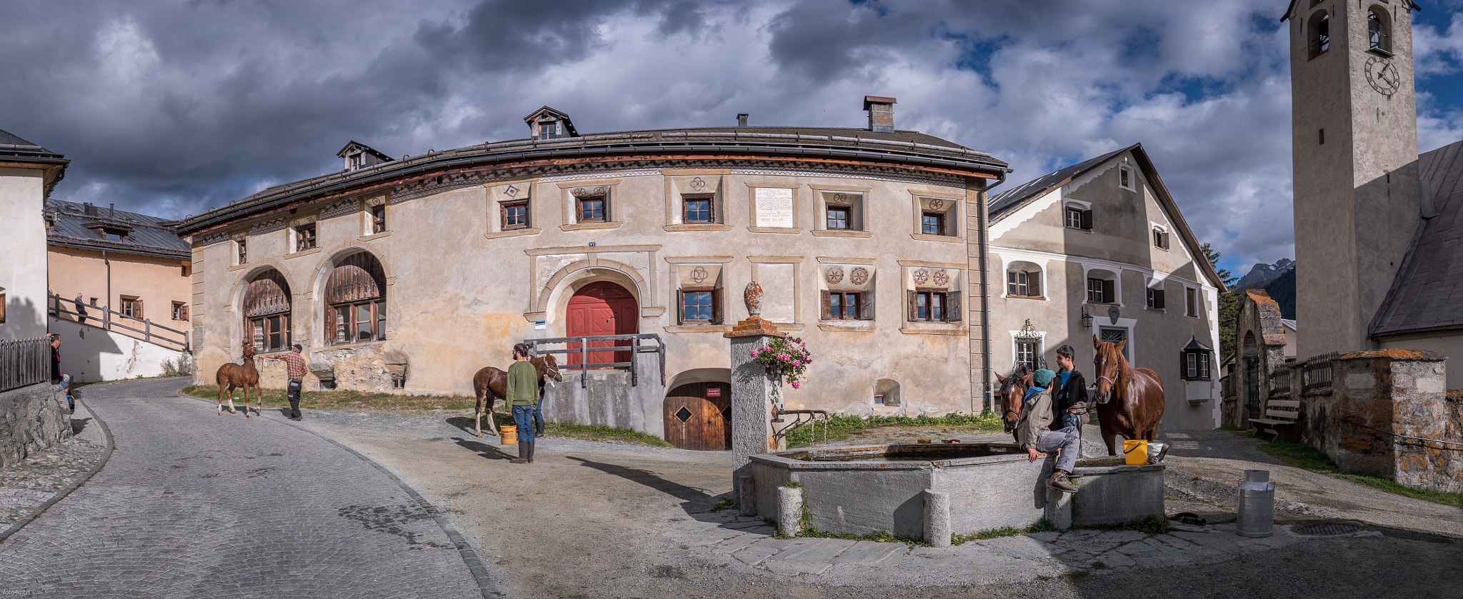 E 35mm F2 sample photo. In guarda gr photography