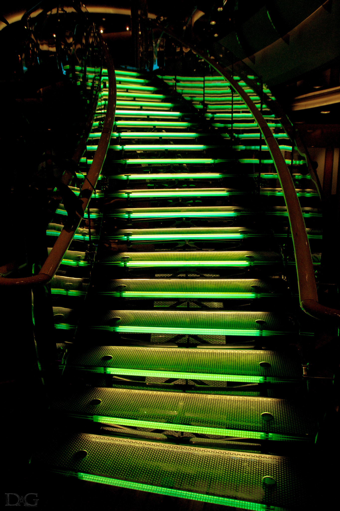 Tamron AF 28-105mm F4-5.6 [IF] sample photo. Keine apple store treppe - 02 photography