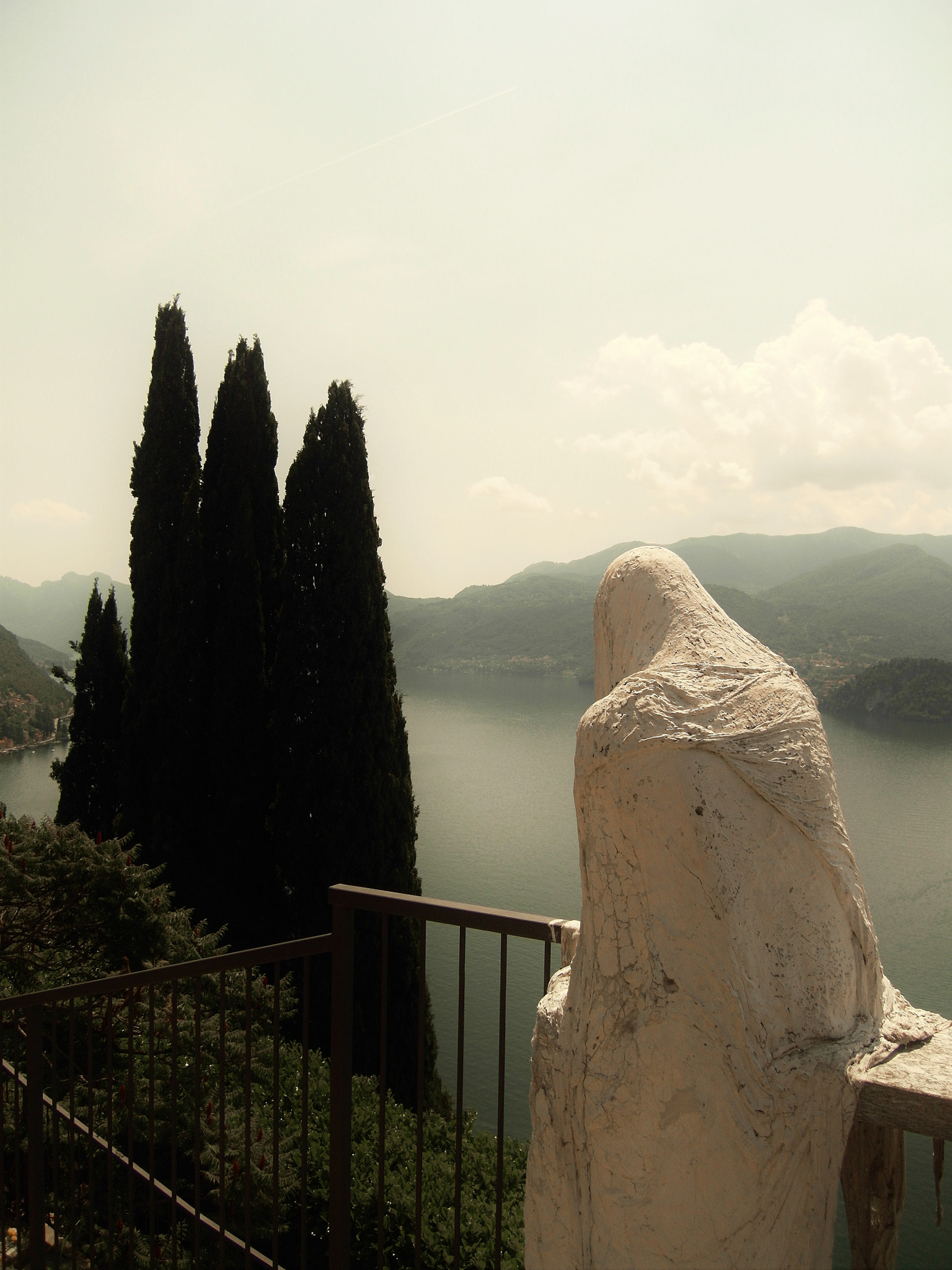 Samsung NV100HD, VLUU NV100HD, LANDIAO NV100HD, TL34HD sample photo. The ghosts of varenna photography
