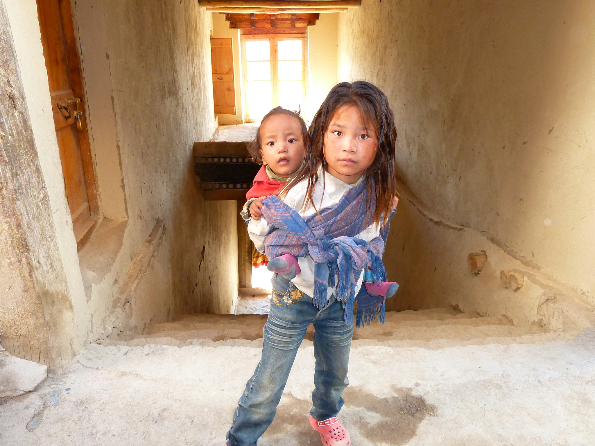 Panasonic Lumix DMC-ZS7 (Lumix DMC-TZ10) sample photo. Tibet young girl and sister photography