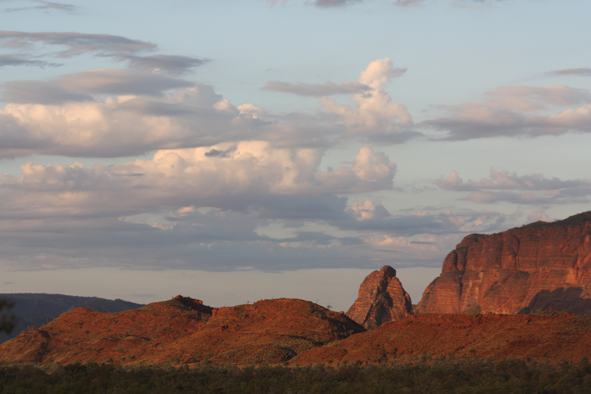 Canon EF 75-300mm F4.0-5.6 IS USM sample photo. Sunset on the bungle bungle range photography