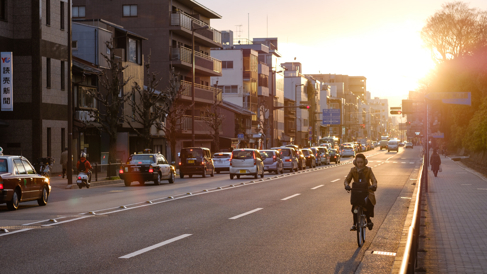 Fujifilm X-Pro2 + Fujifilm XF 56mm F1.2 R APD sample photo. End of day kyoto photography
