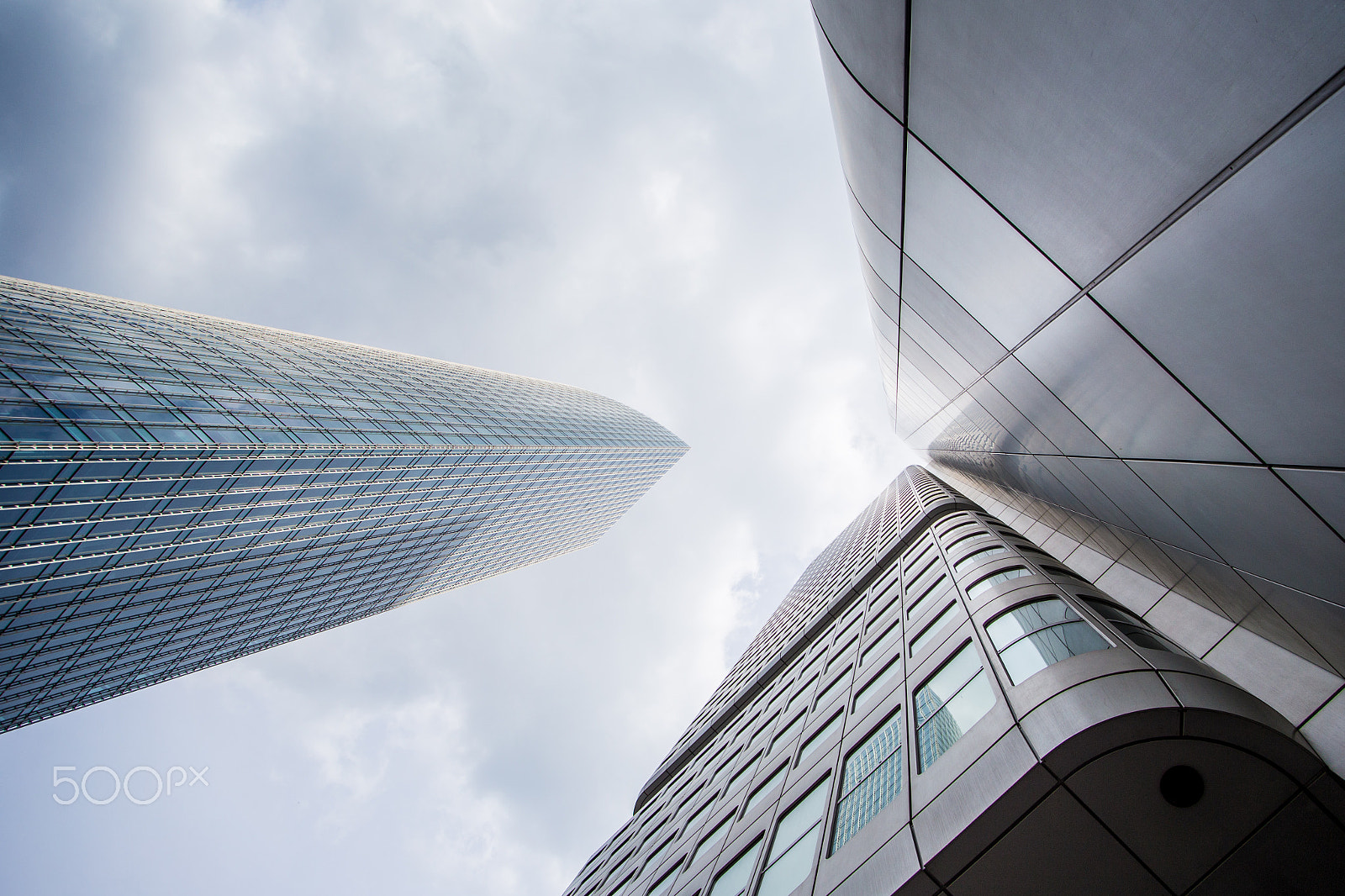 Tokina AF 193-2 19-35mm f/3.5-4.5 sample photo. Deutsche bahn tower in frankfurt photography