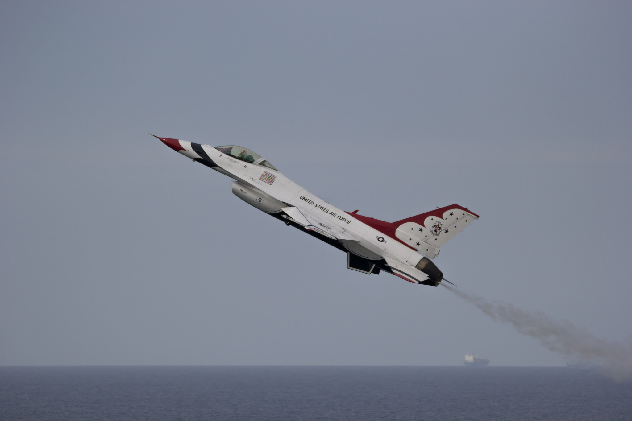 Sigma 150-600mm F5-6.3 DG OS HSM | C sample photo. Super sexy this f-16 photography
