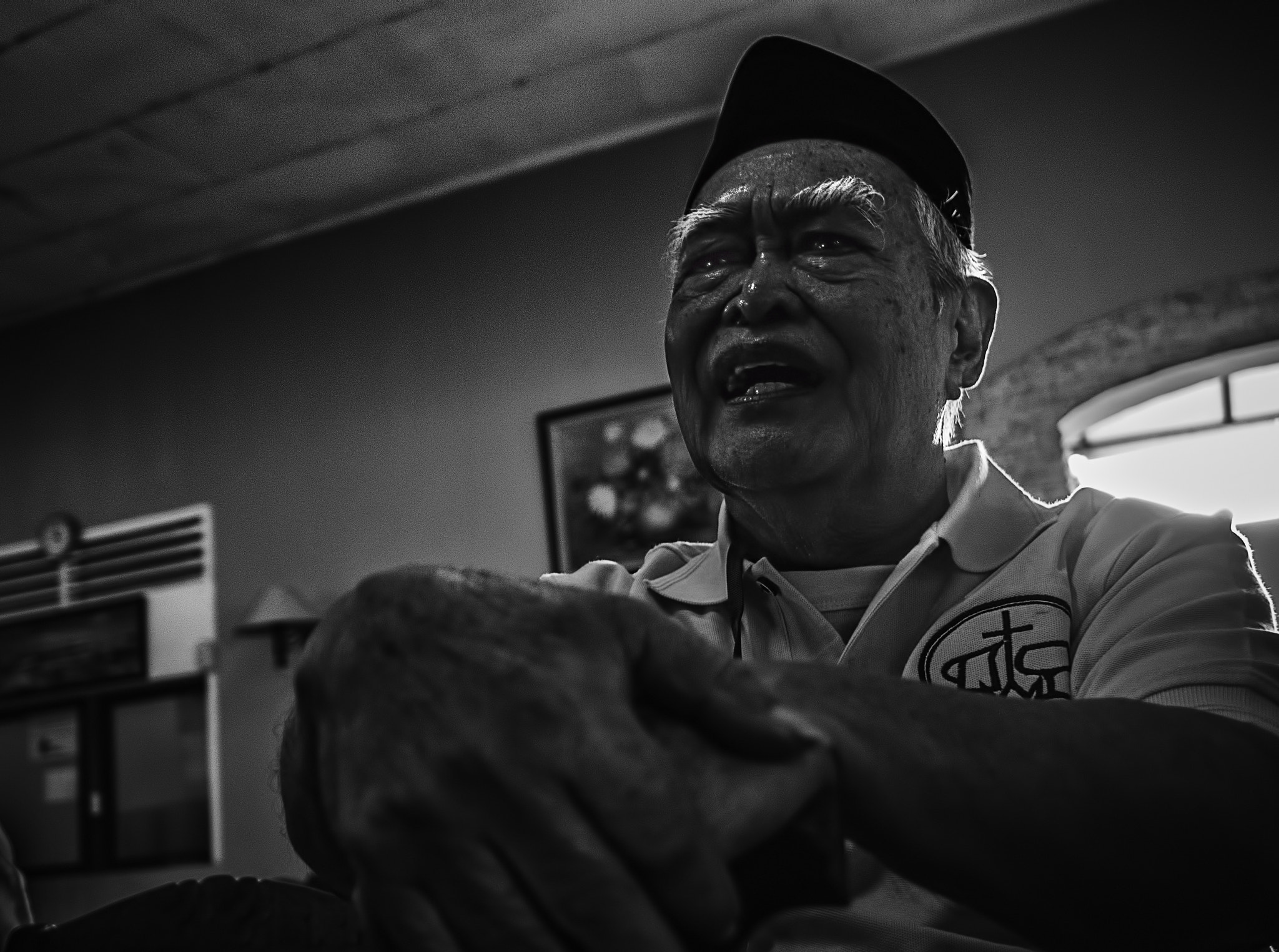 Olympus OM-D E-M10 + OLYMPUS M.12mm F2.0 sample photo. Resting hands. photography