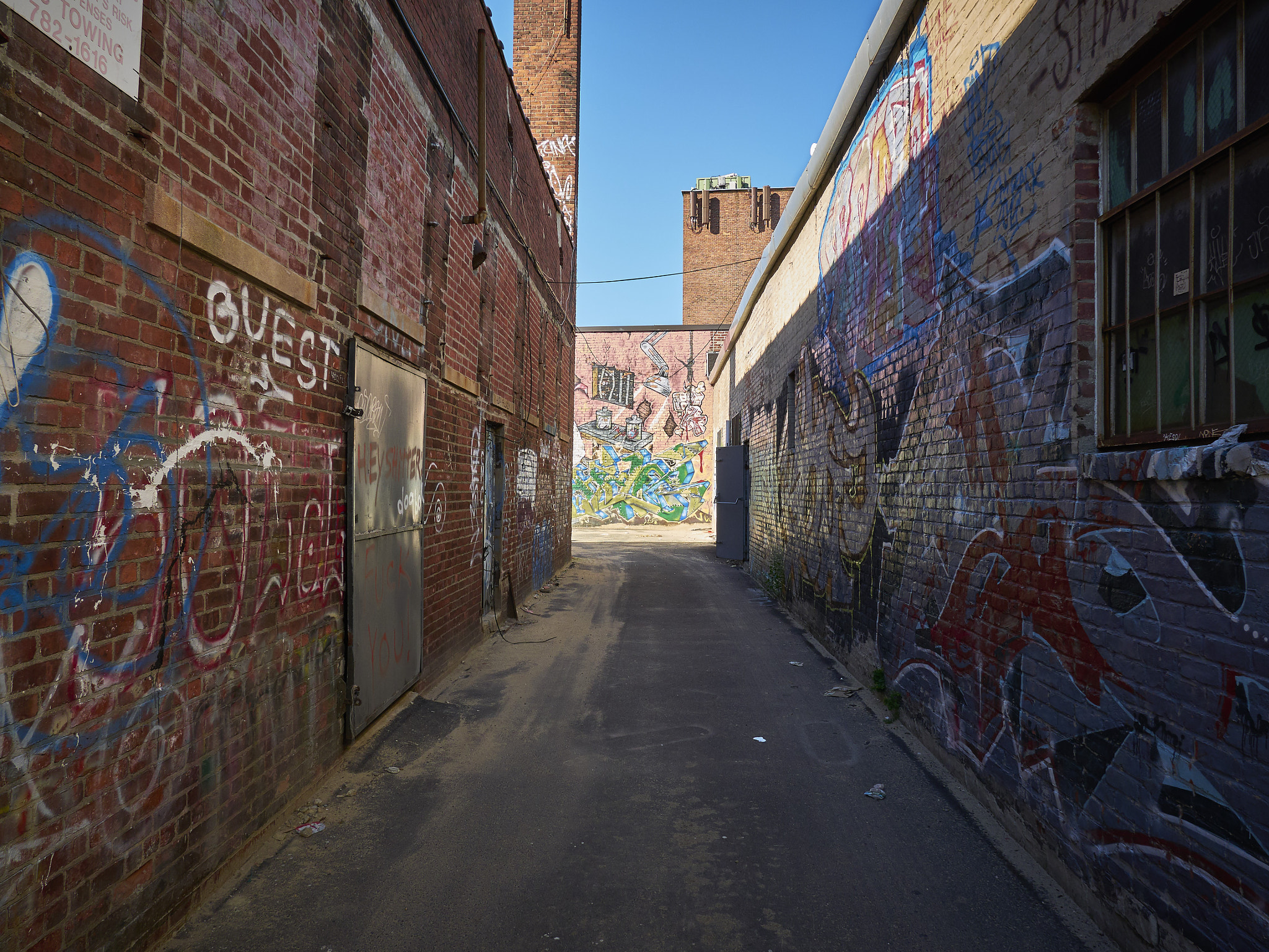 Panasonic Lumix DMC-GX85 (Lumix DMC-GX80 / Lumix DMC-GX7 Mark II) sample photo. Back alley photography