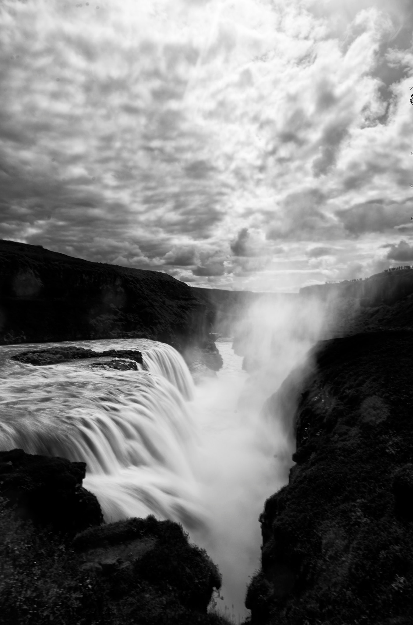 Leica T (Typ 701) sample photo. Dark fall photography