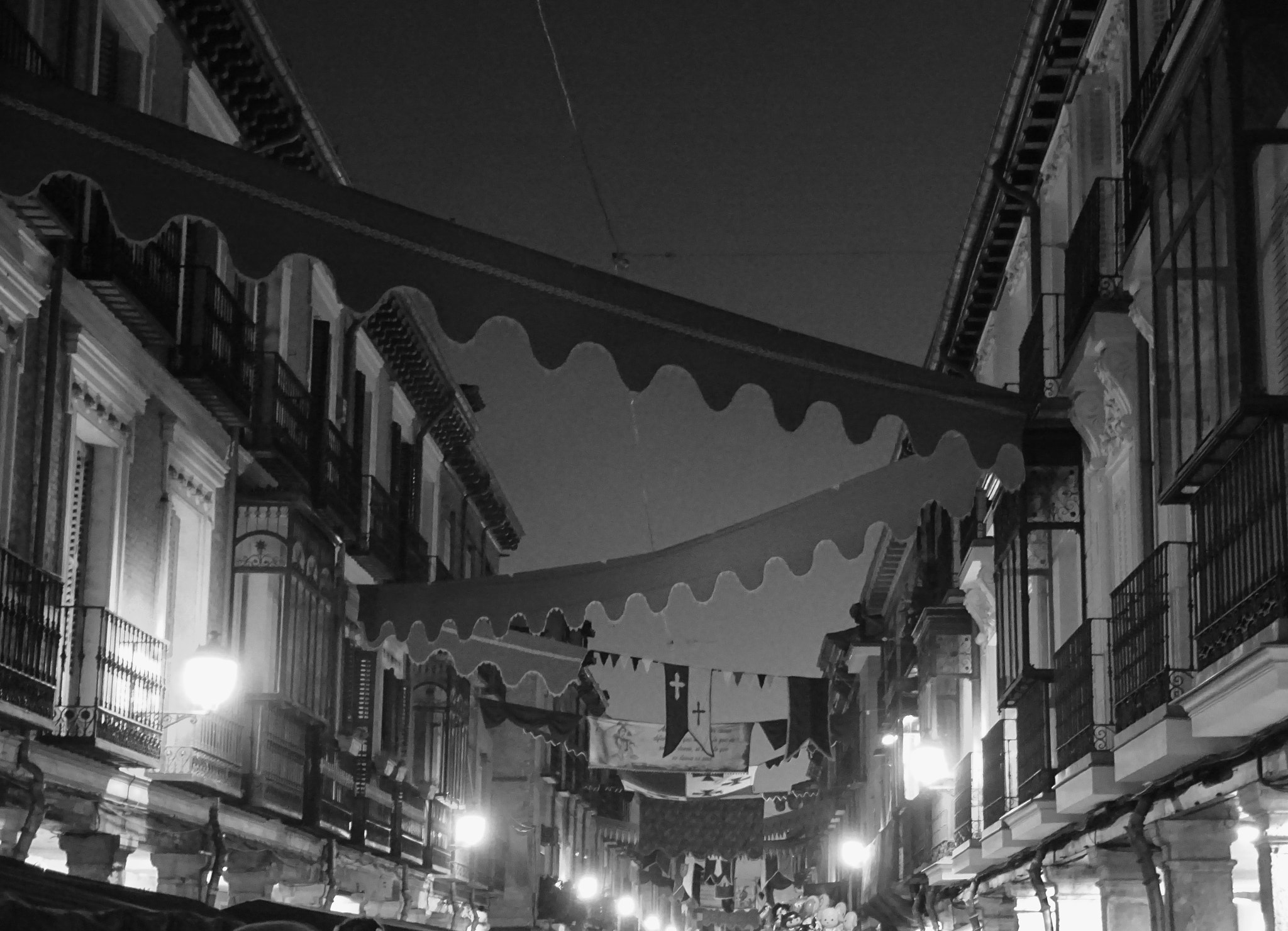 Sony Cyber-shot DSC-WX220 sample photo. Todos los 9 de octubre alcalá se viste de gala para homenajear a las letras - calle mayor alcalá... photography