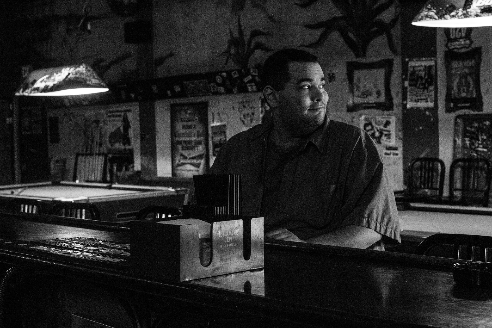 Canon EF 35mm F2 sample photo. Dan on set @ churchills pub miami. photography