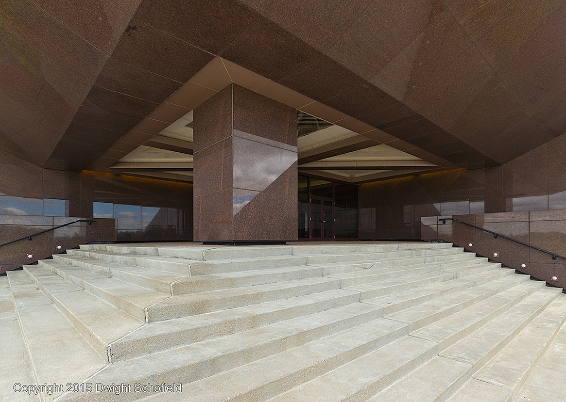 Sigma 10-20mm F4-5.6 EX DC HSM sample photo. Pyramid entrance photography