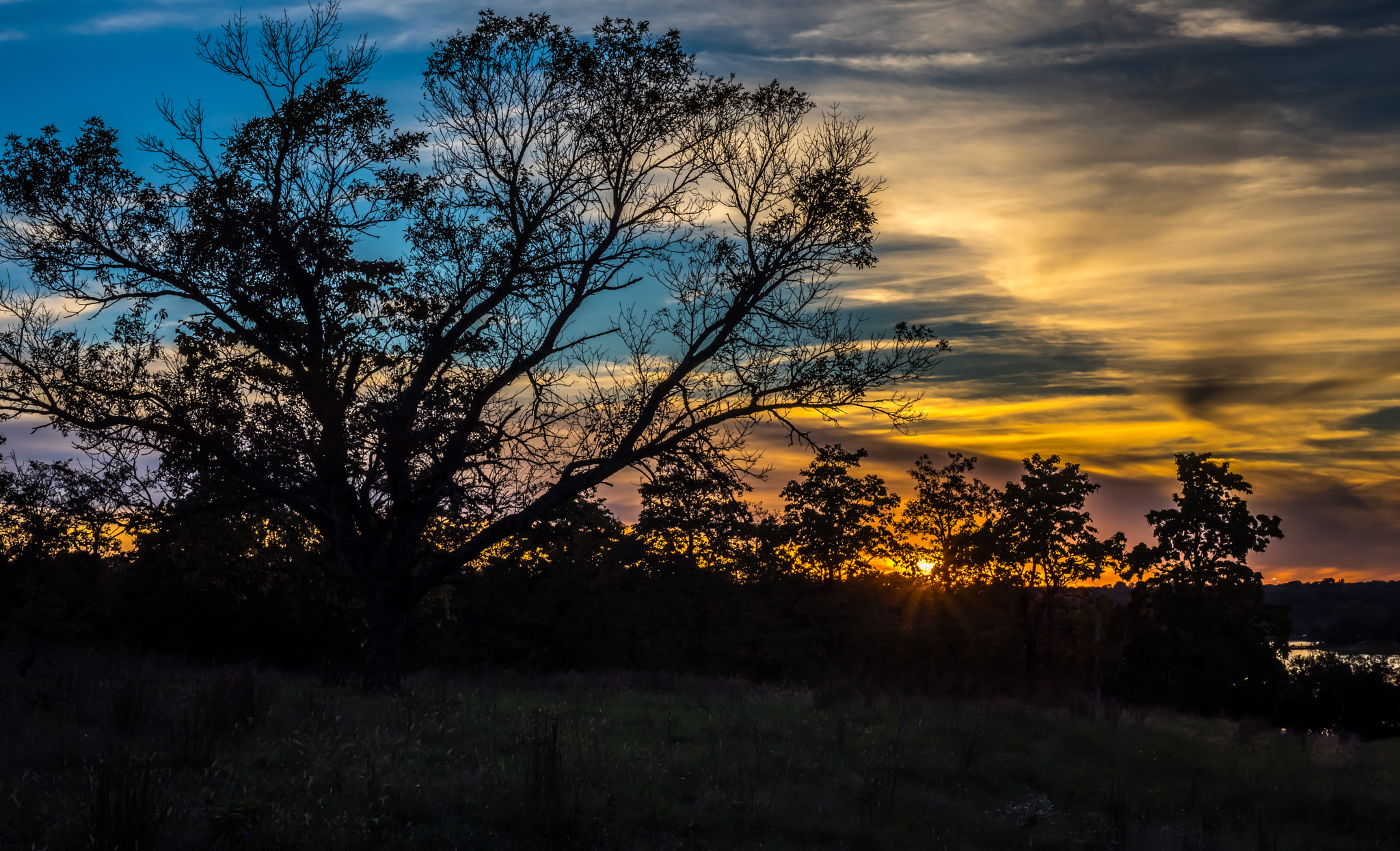 Nikon D810 + Nikon AF Micro-Nikkor 60mm F2.8D sample photo. Sunset at the lake photography