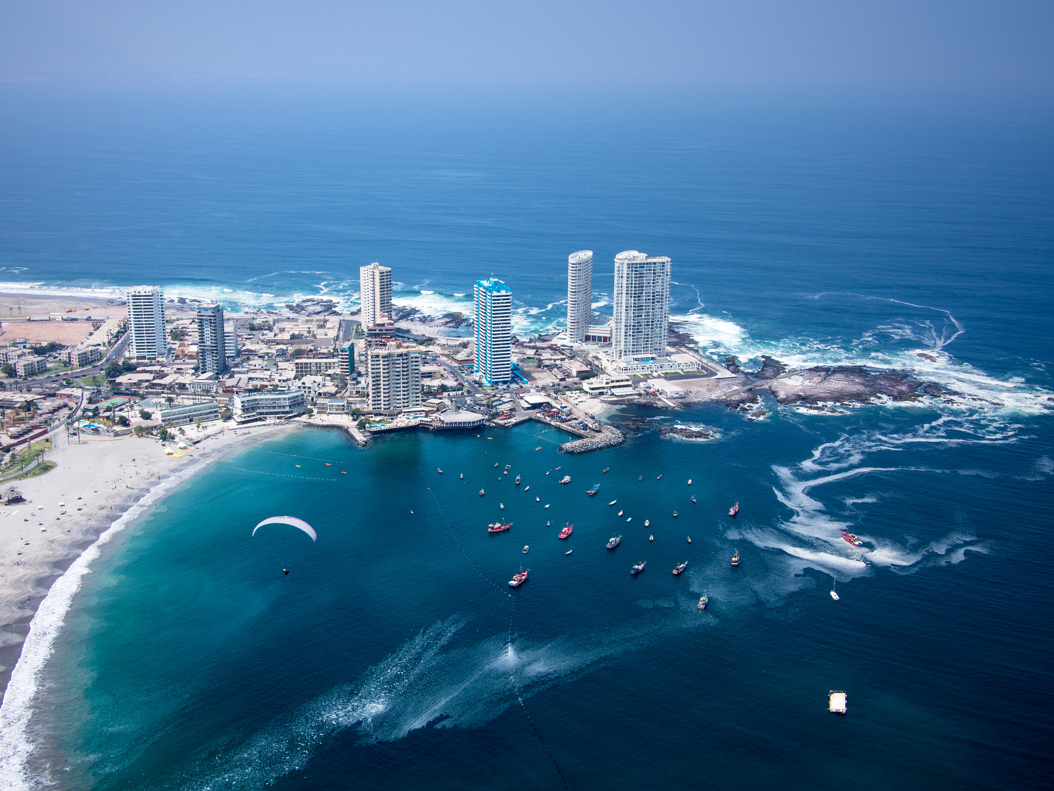 Paragliding Cavancha beach - Iquique Chile by David Bengtsson / 500px