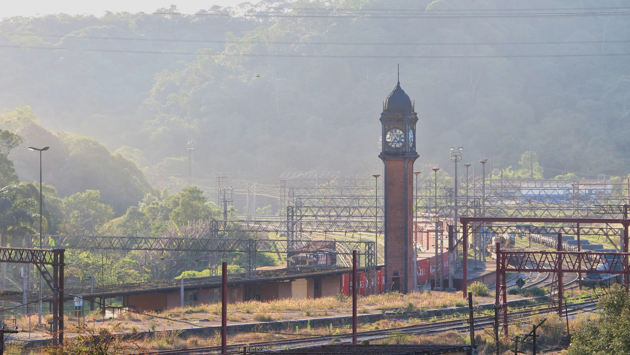 Canon EOS 700D (EOS Rebel T5i / EOS Kiss X7i) sample photo. Clock tower photography