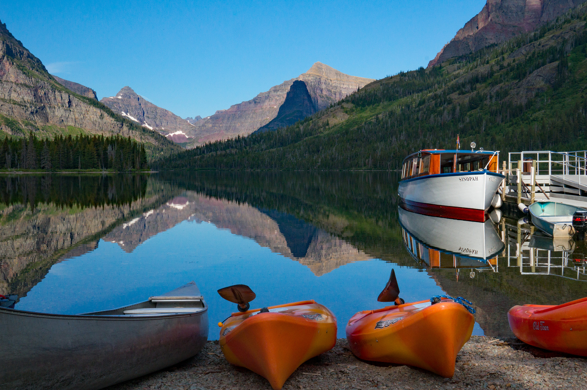 Sony E 18-200mm F3.5-6.3 OSS sample photo. A quiet morning at two medicine lake photography