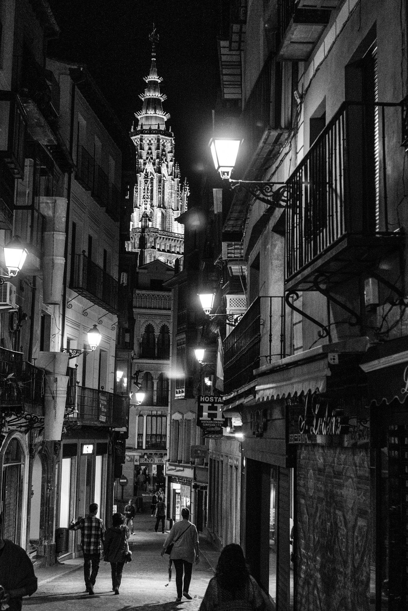 Sony Alpha NEX-6 sample photo. Toledo street after dark photography