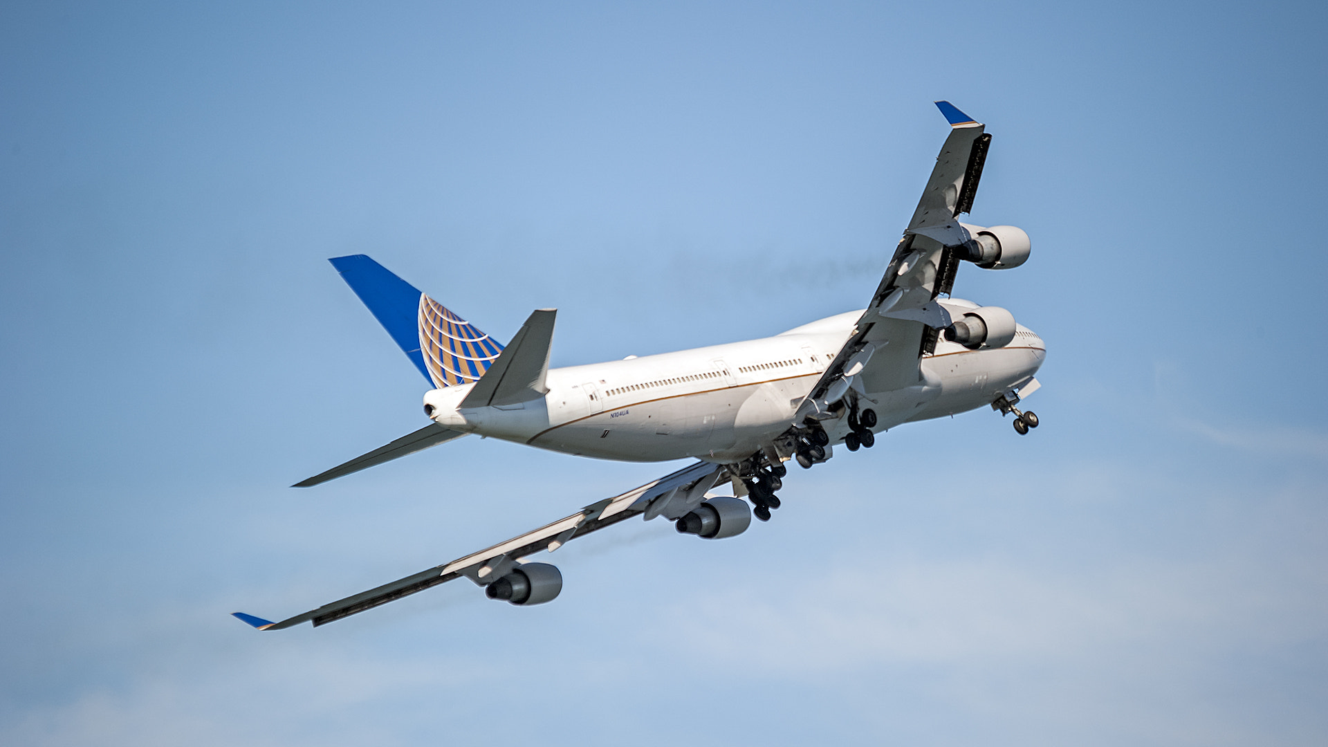 Sigma 150-500mm F5-6.3 DG OS HSM sample photo. Ual b747 demo photography