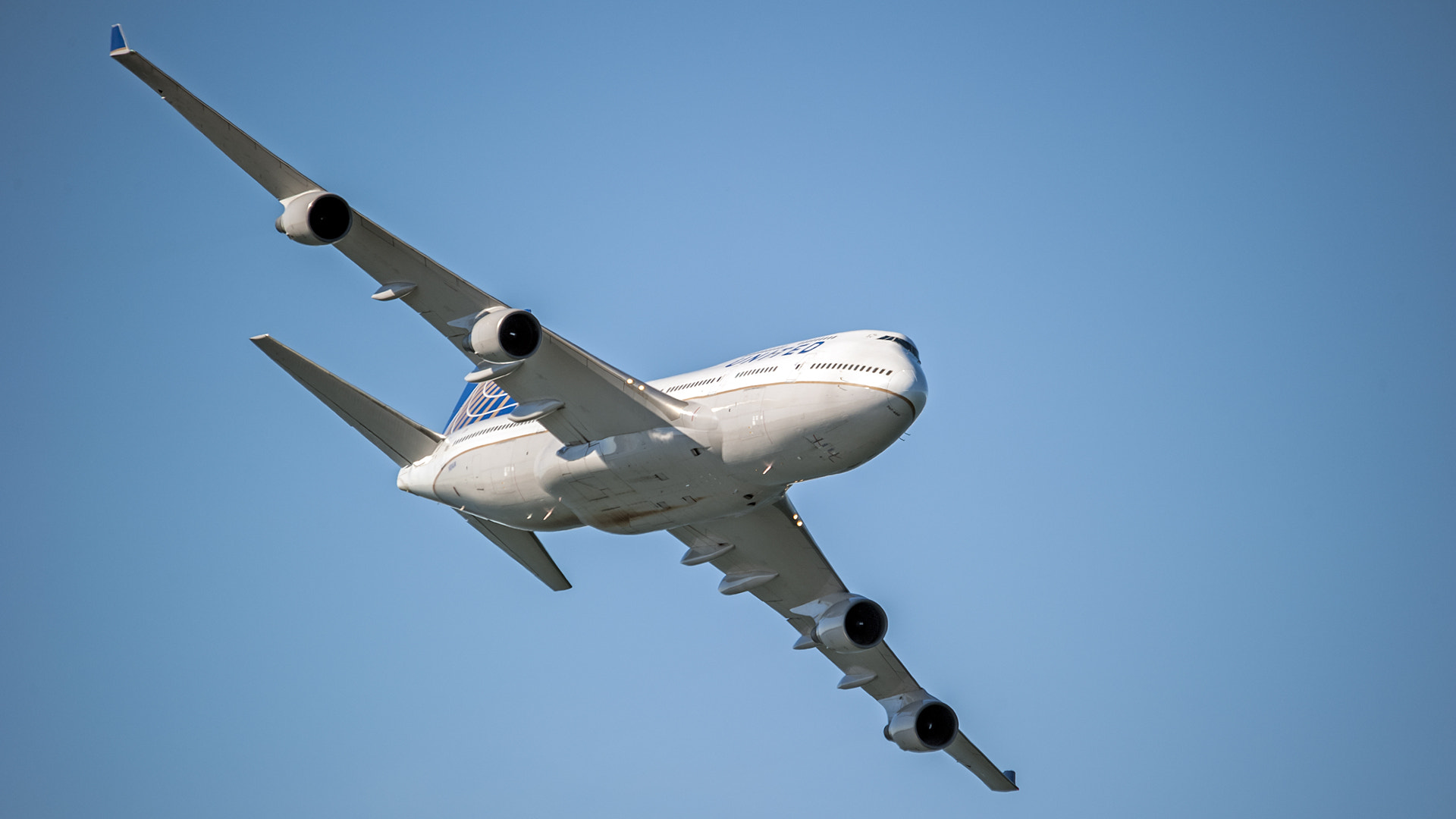 Sigma 150-500mm F5-6.3 DG OS HSM sample photo. Ual b747 demo photography