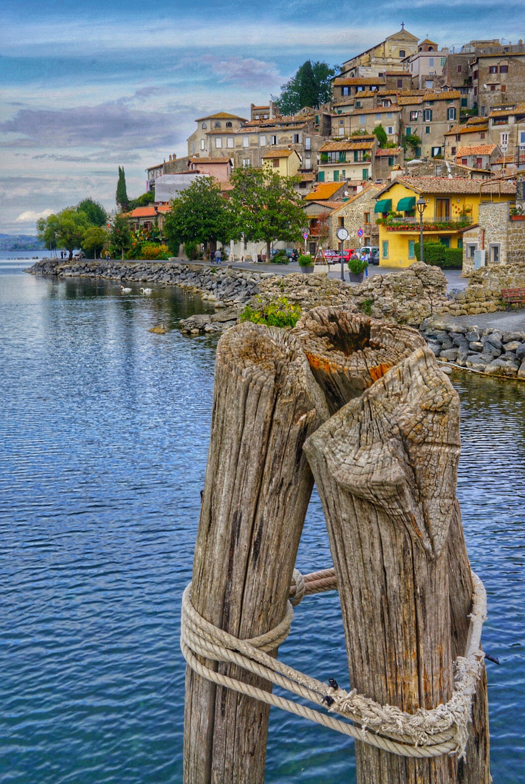 Sony a7R II + Sony FE 28mm F2 sample photo. Pier at lake bracciano photography