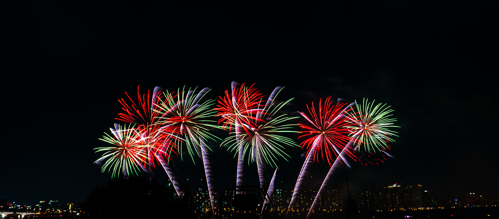Samsung NX500 sample photo. Firework photography