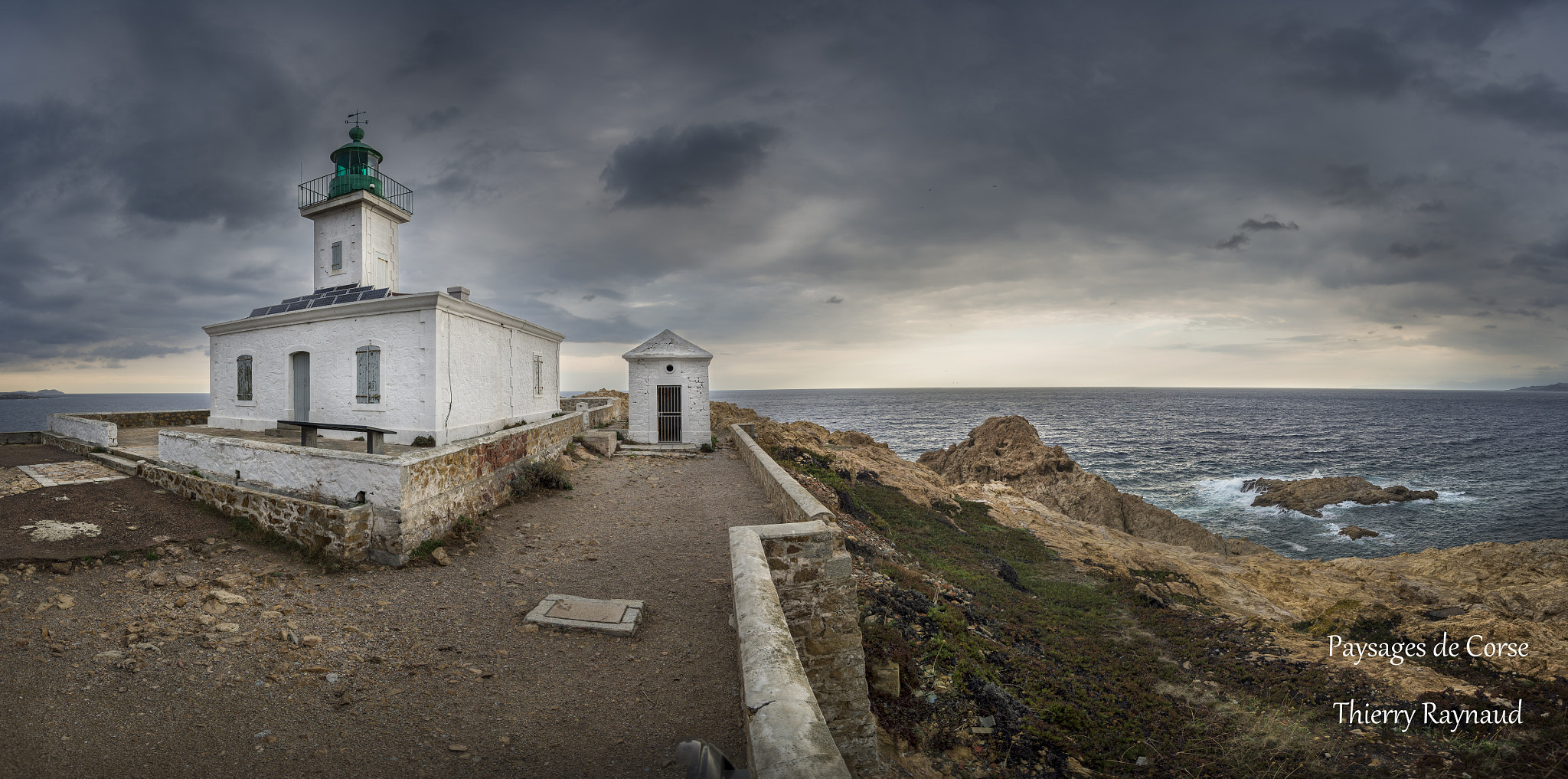 Nikon D600 sample photo. Vue du phare sur la mer photography