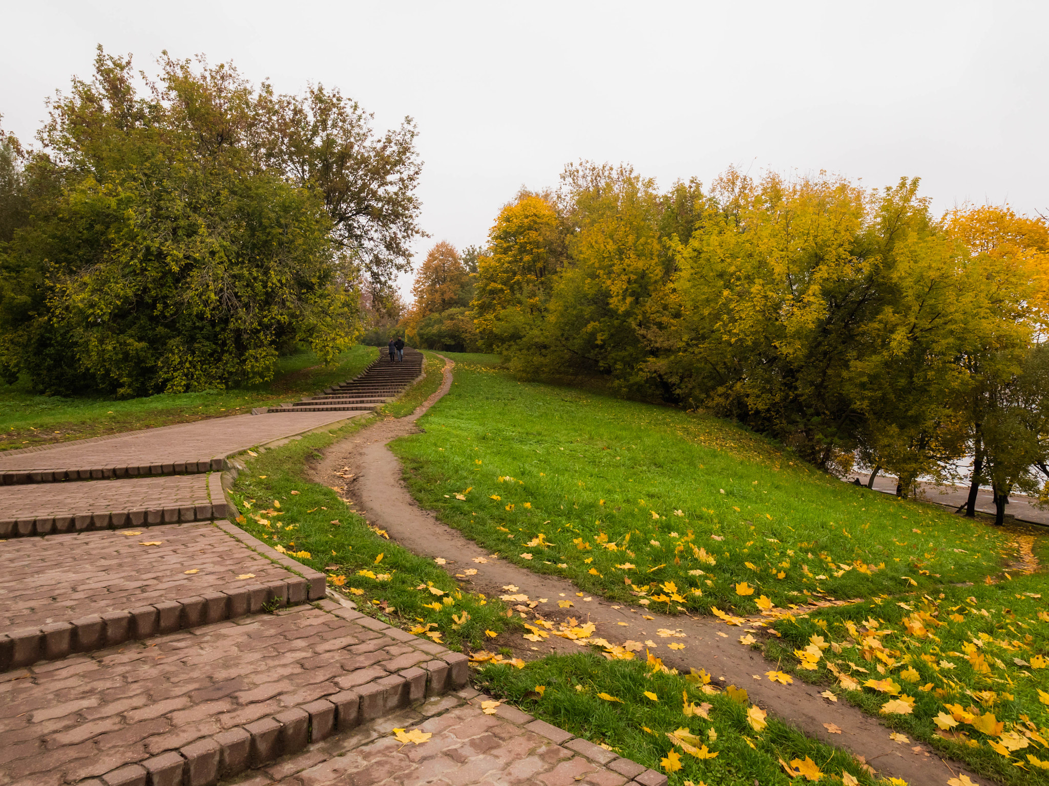 Panasonic Lumix DMC-GH4 + Olympus M.Zuiko Digital ED 7-14mm F2.8 PRO sample photo. Way up photography