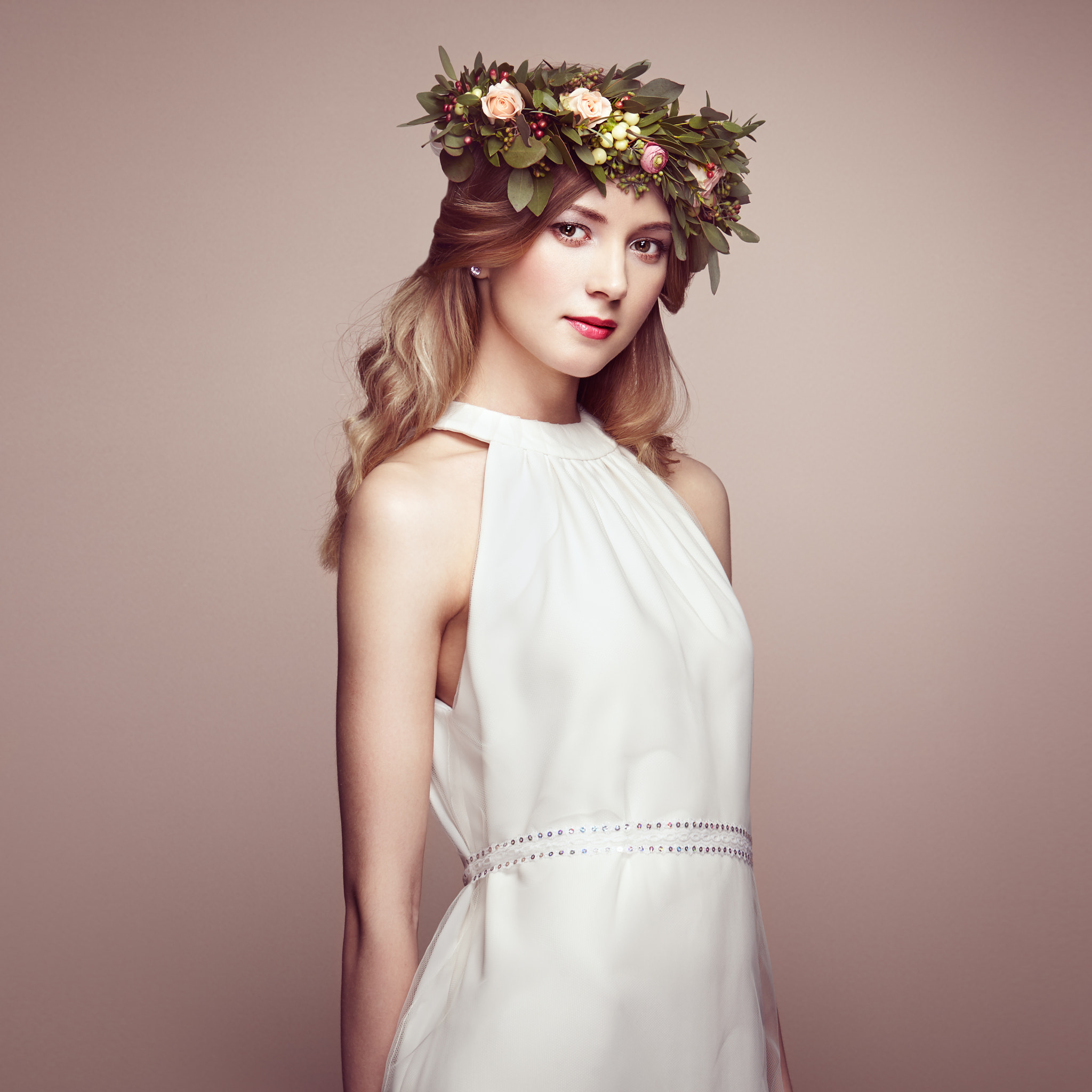Canon EF 100mm F2.8L Macro IS USM sample photo. Beautiful blonde woman with flower wreath on her head photography